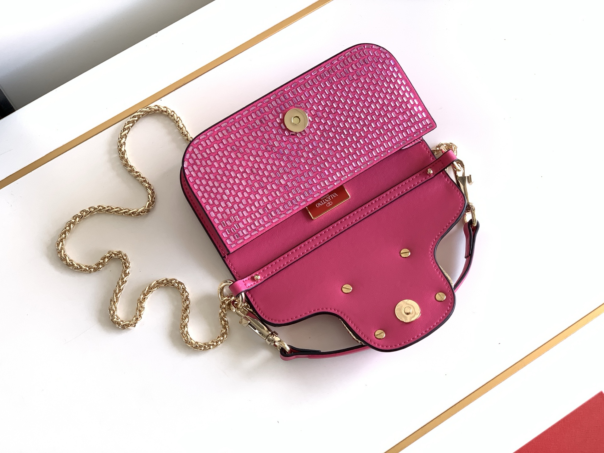 🆕🆕VALENTINO GARAVANI Mini Loco手袋饰有施华洛世奇仿水晶✨✨和VLOGOSI