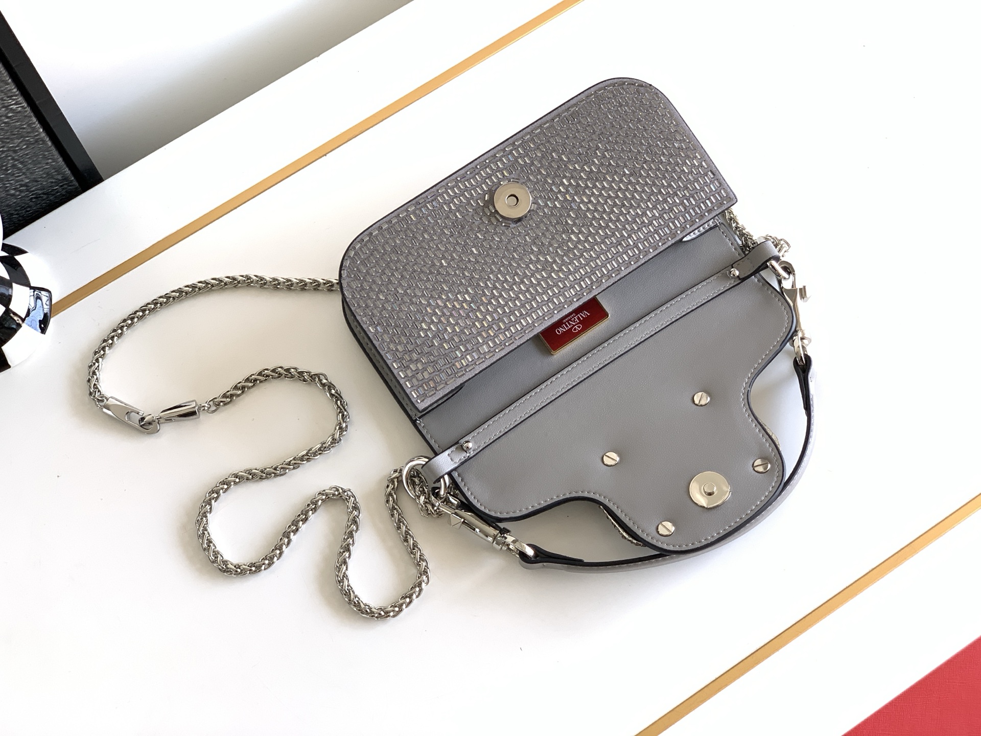 🆕🆕VALENTINO GARAVANI Mini Loco手袋饰有施华洛世奇仿水晶✨✨和VLOGOSI