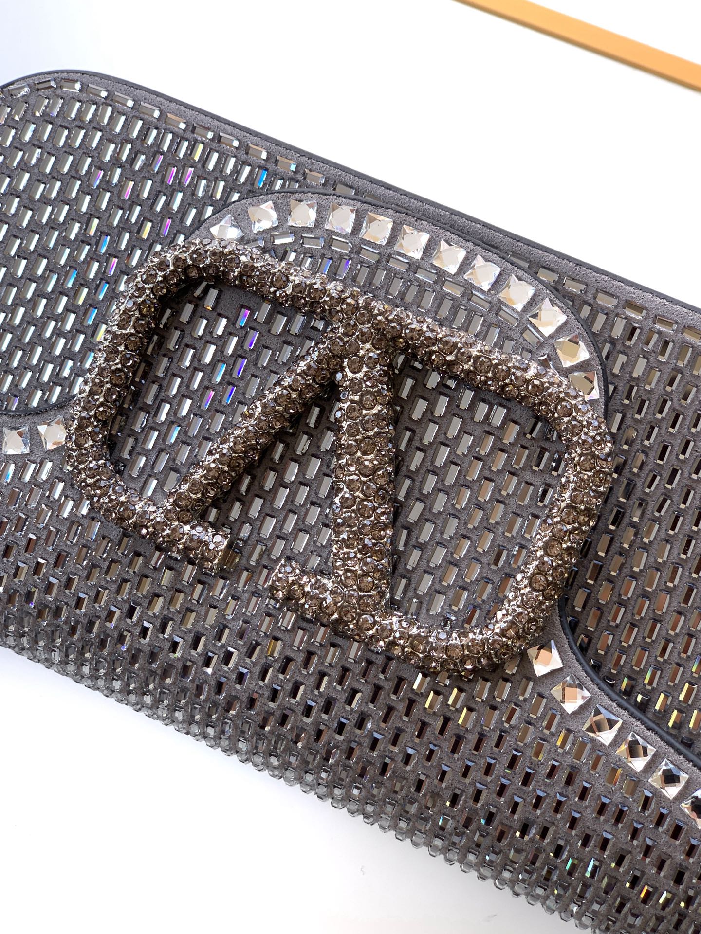 🆕🆕VALENTINO GARAVANI Mini Loco手袋饰有施华洛世奇仿水晶✨✨和VLOGOSI