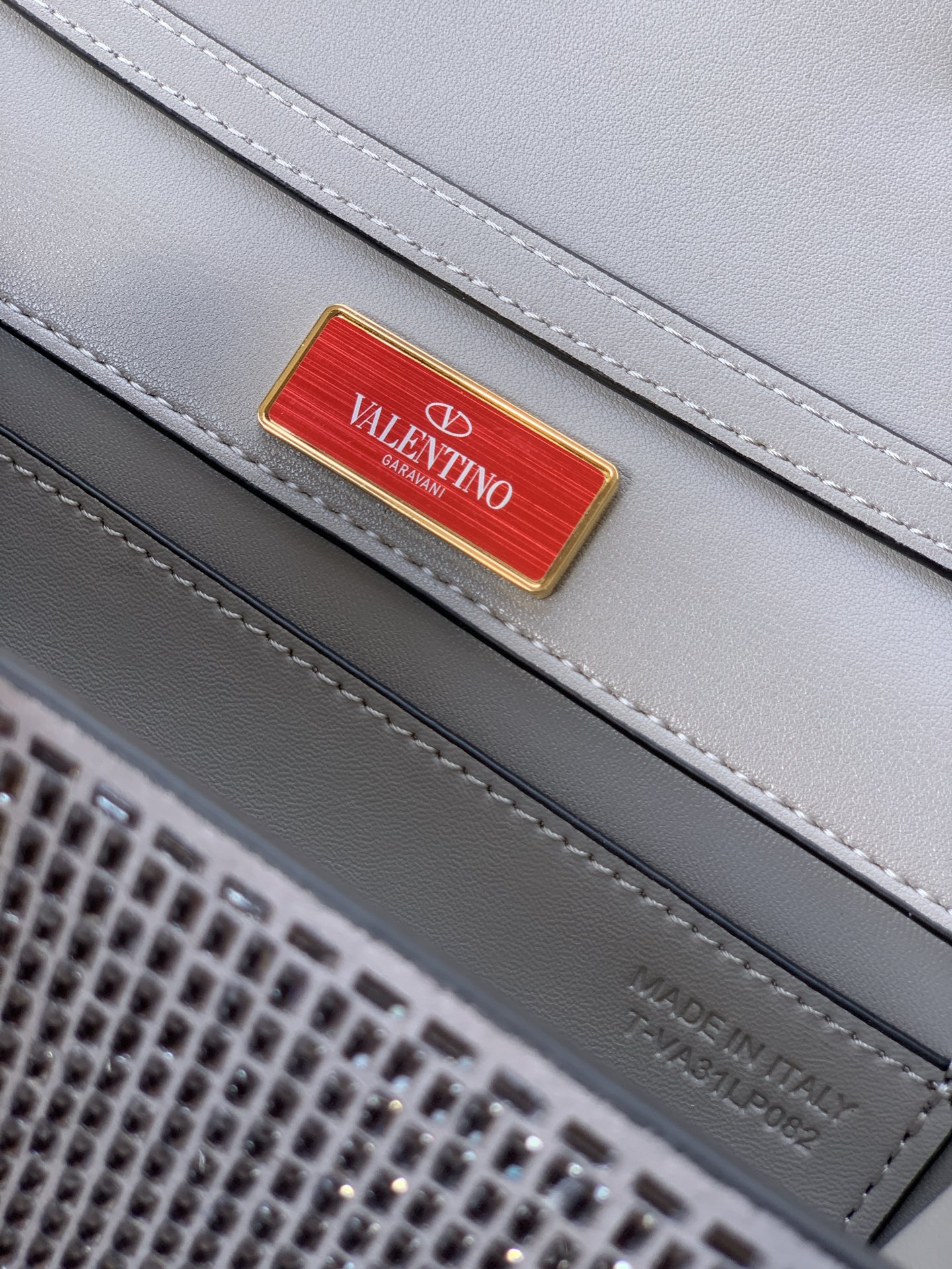 🆕🆕VALENTINO GARAVANI Mini Loco手袋饰有施华洛世奇仿水晶✨✨和VLOGOSI