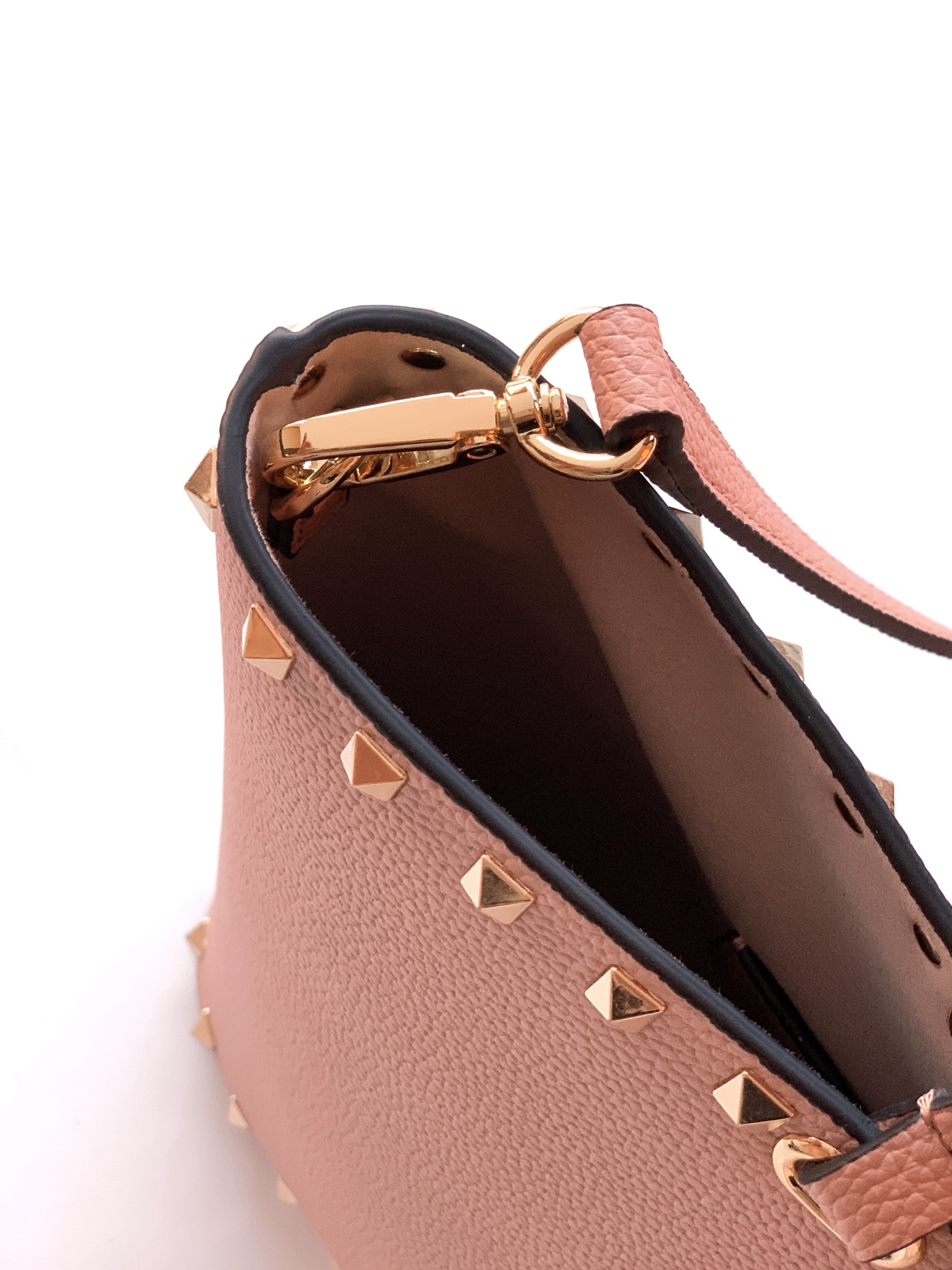 🆕🆕✨o Garavani小牛皮托特包，饰有标志性的Rockstud装饰，卷顶铆钉手柄。 - 可肩背亦可