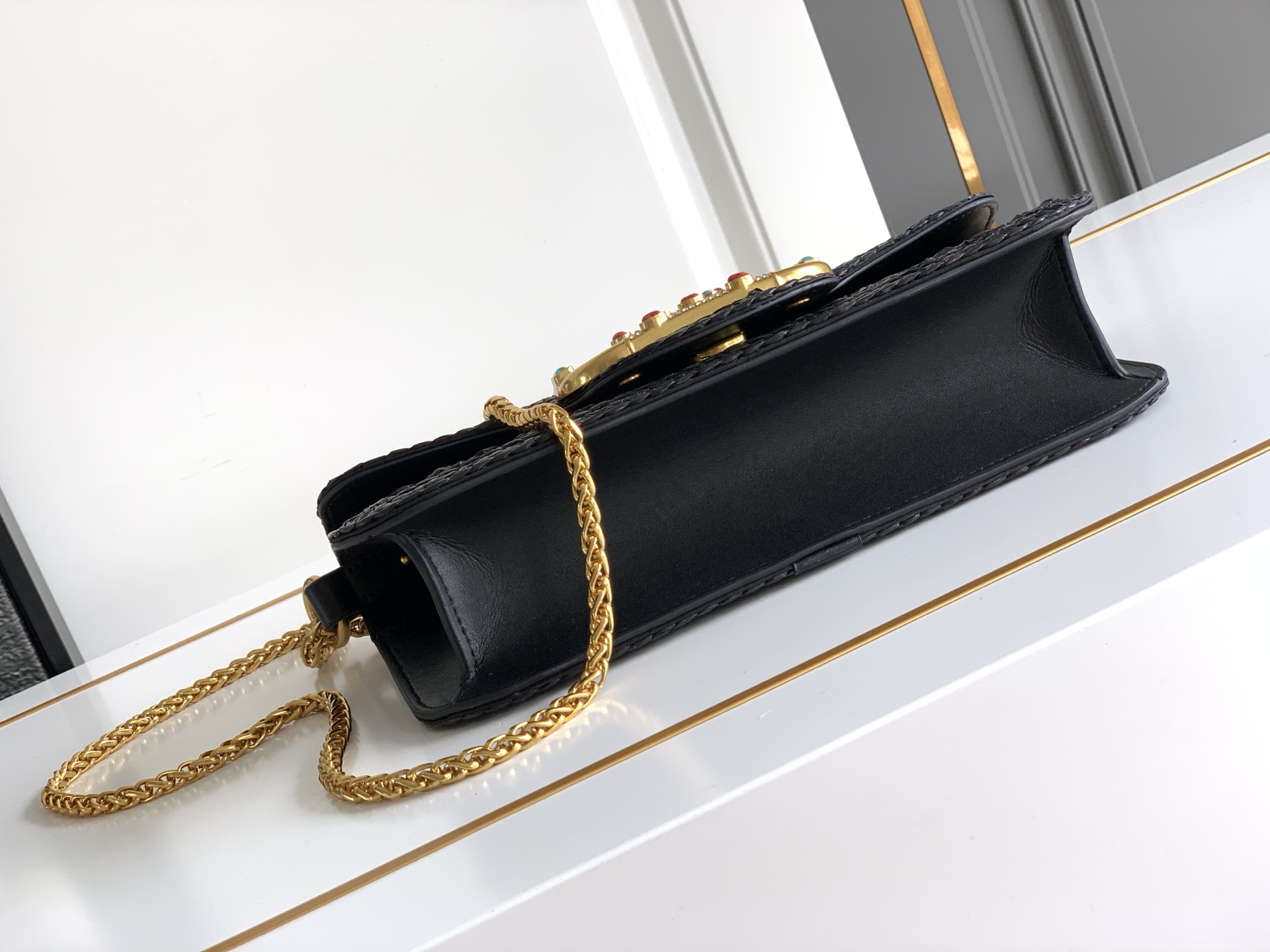 🆕🆕❣️valent**** Garavani #Loco 手袋，拉菲草编织款.金属链条搭配，还可拆除变