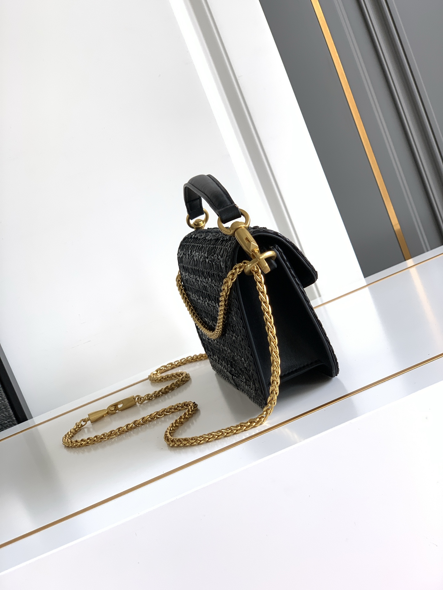 🆕🆕❣️valent**** Garavani #Loco 手袋，拉菲草编织款.金属链条搭配，还可拆除变