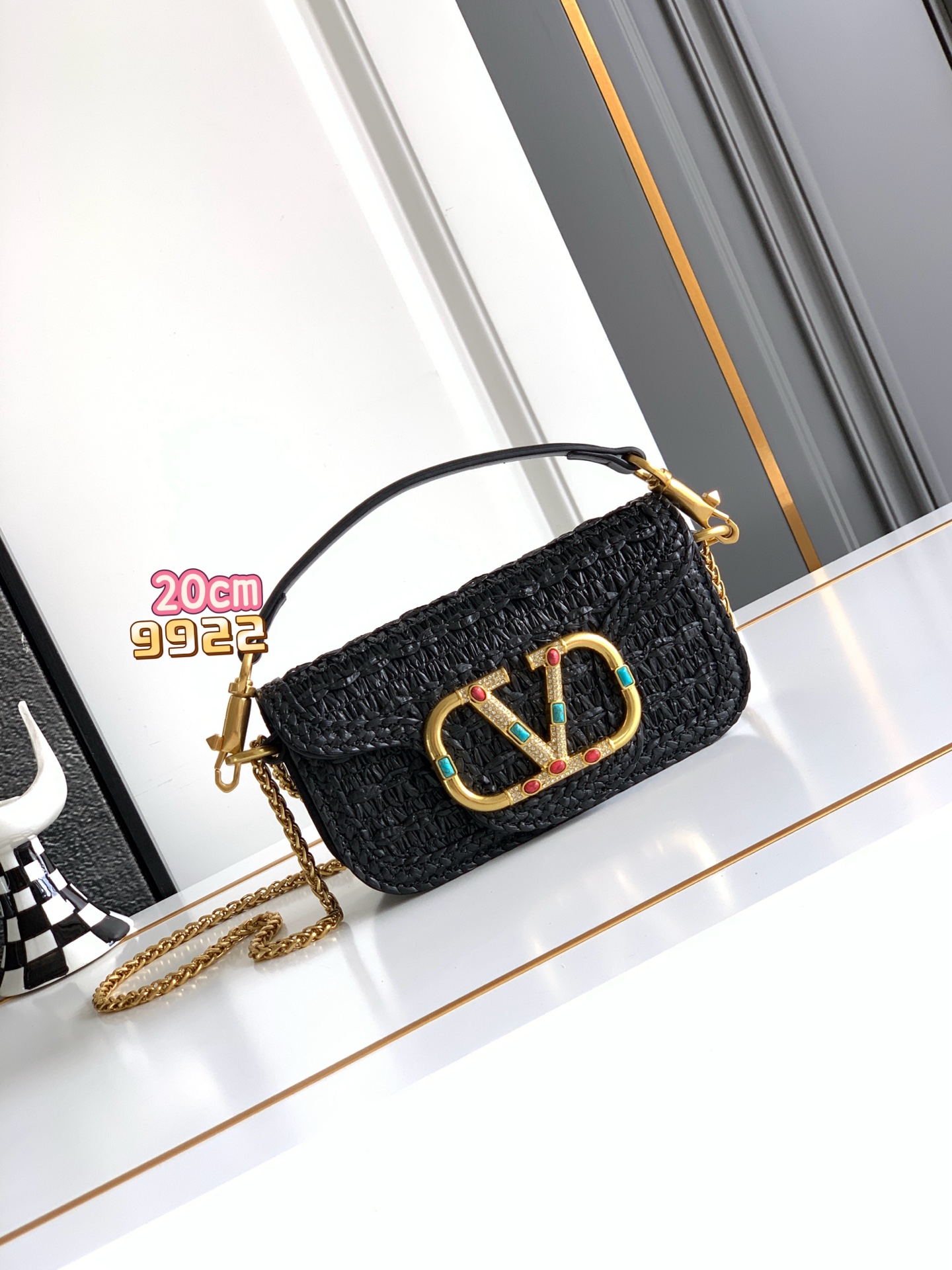 🆕🆕❣️valent**** Garavani #Loco 手袋，拉菲草编织款.金属链条搭配，还可拆除变