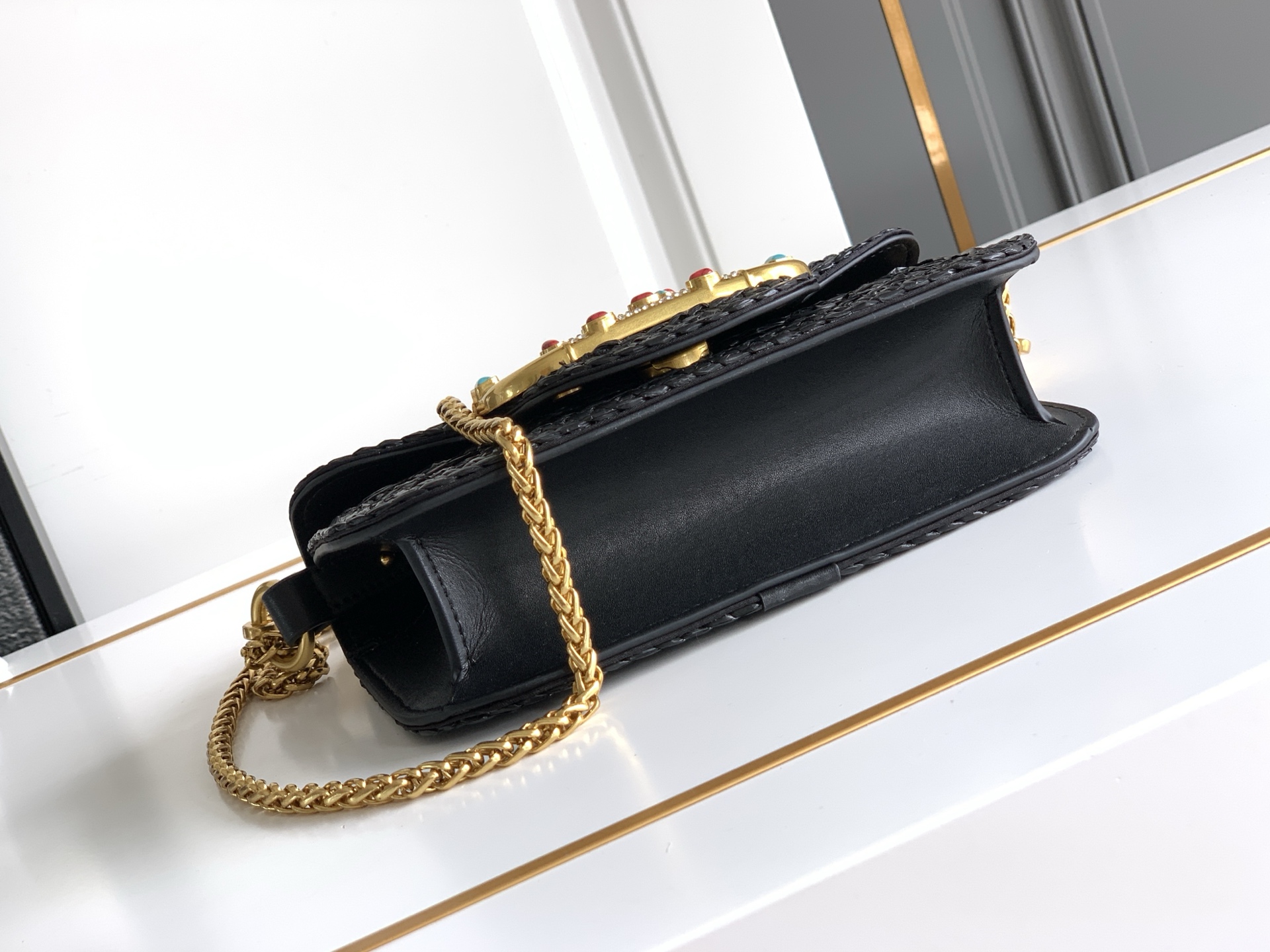 🆕🆕❣️valent**** Garavani #Loco 手袋，拉菲草编织款.金属链条搭配，还可拆除变