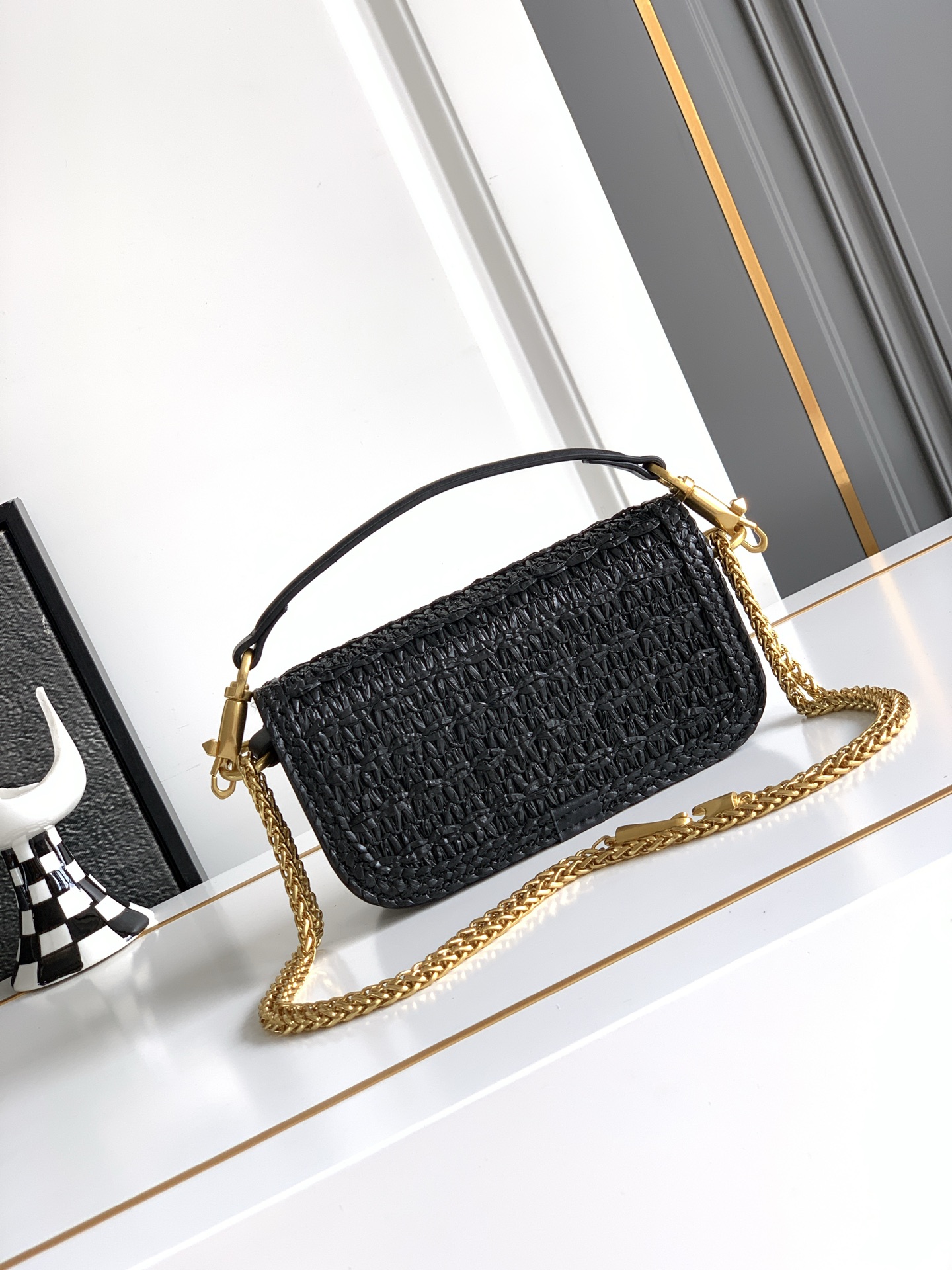 🆕🆕❣️valent**** Garavani #Loco 手袋，拉菲草编织款.金属链条搭配，还可拆除变