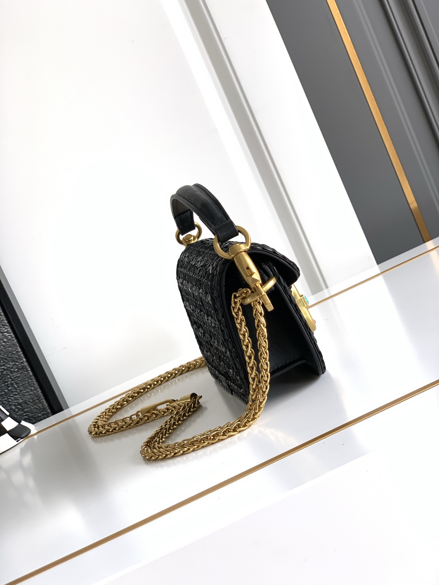 🆕🆕❣️valent**** Garavani #Loco 手袋，拉菲草编织款.金属链条搭配，还可拆除变