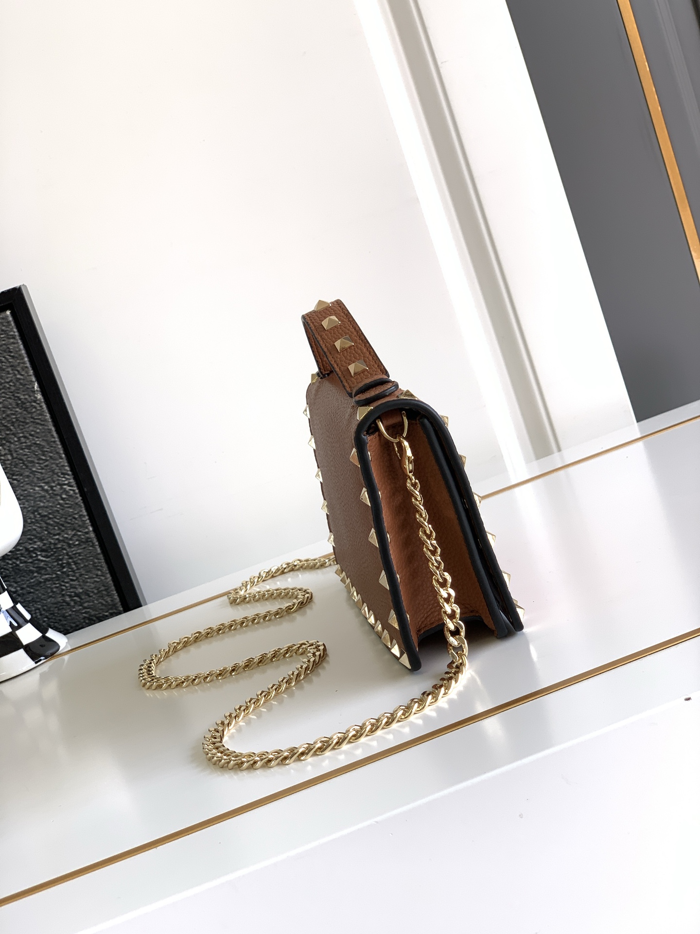 🆕新品Valent**o Garavani VRING搭链手提设计：荔纹小牛皮精制而成，醒目经典铆钉，可