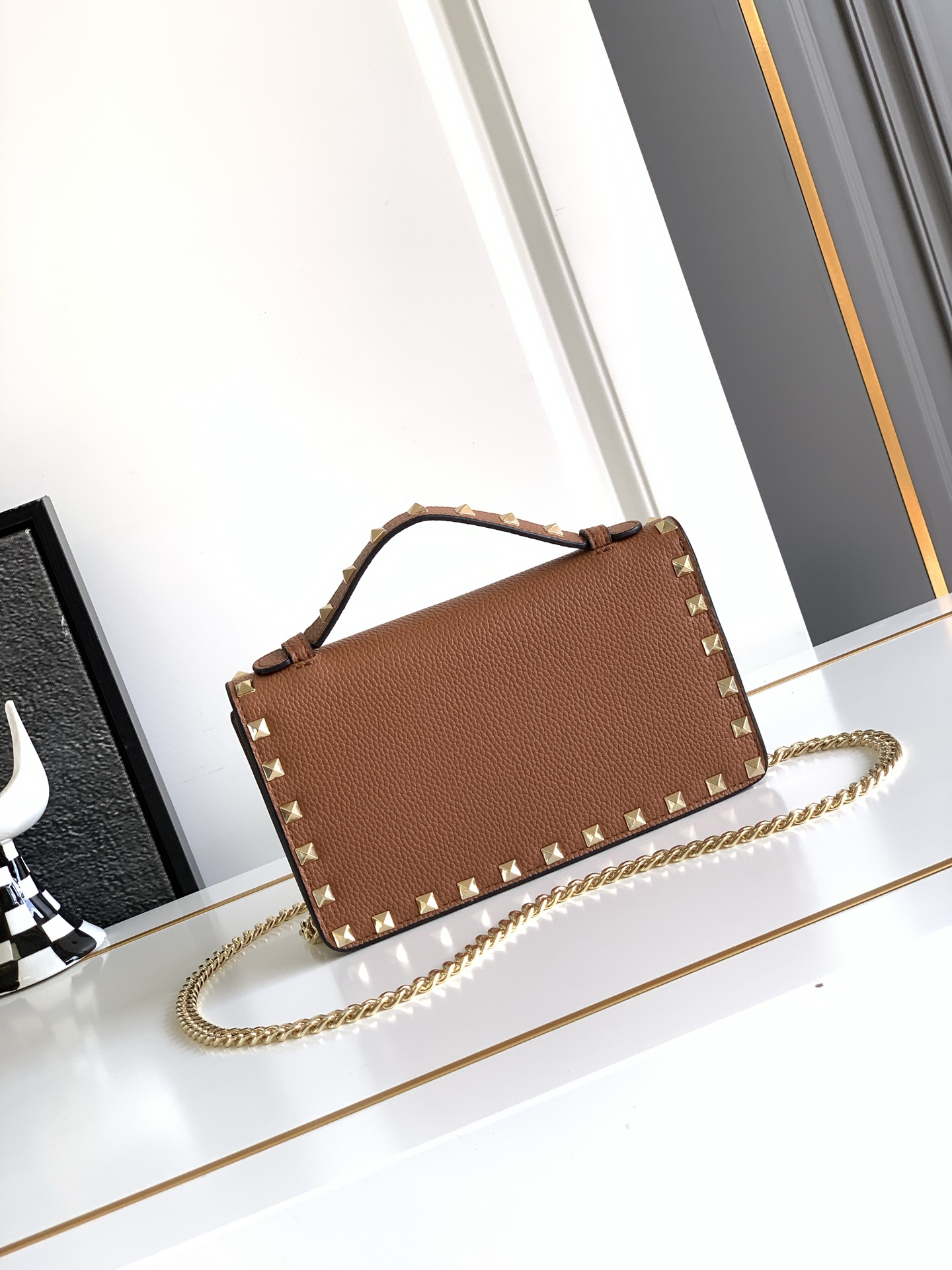 🆕新品Valent**o Garavani VRING搭链手提设计：荔纹小牛皮精制而成，醒目经典铆钉，可