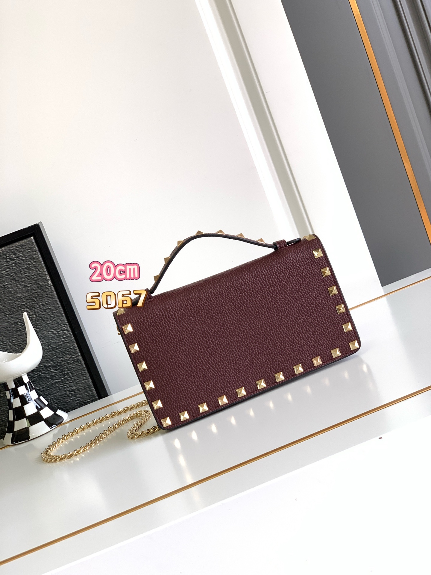 🆕新品Valent**o Garavani VRING搭链手提设计：荔纹小牛皮精制而成，醒目经典铆钉，可