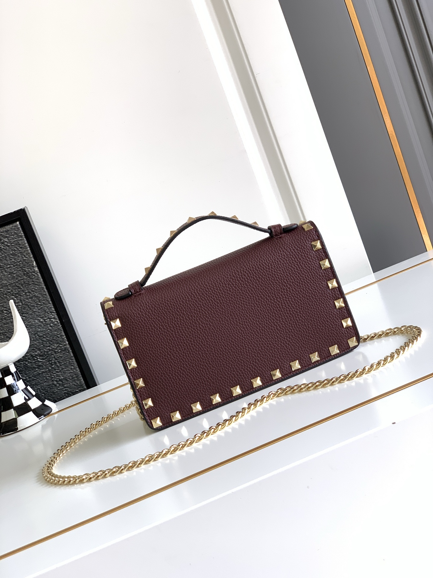 🆕新品Valent**o Garavani VRING搭链手提设计：荔纹小牛皮精制而成，醒目经典铆钉，可