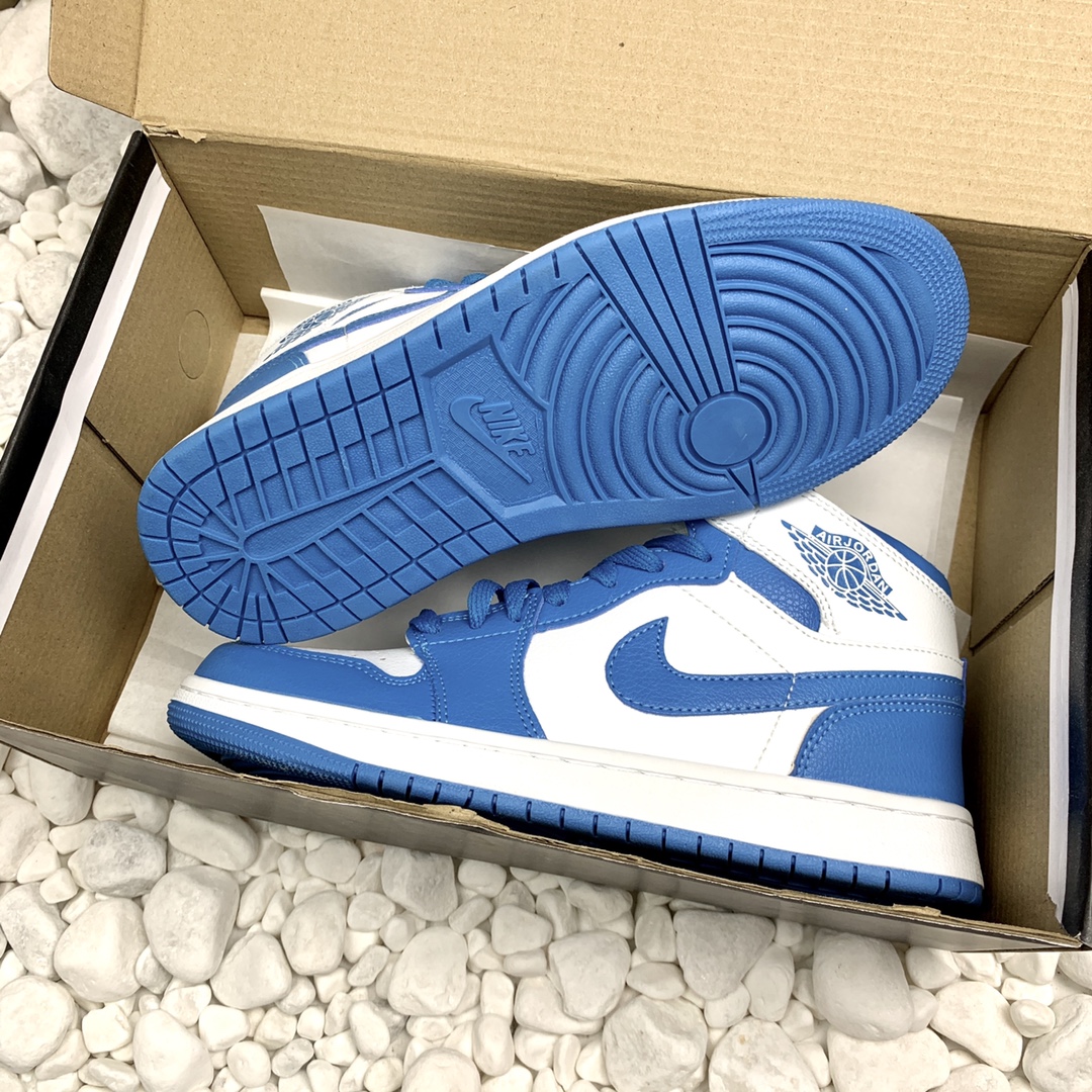 💰40 AJ1高帮 白宝蓝 实拍 套楦工艺 激光打孔 正确版型 完美做工 质量保证 尺码36-44 男女码现货