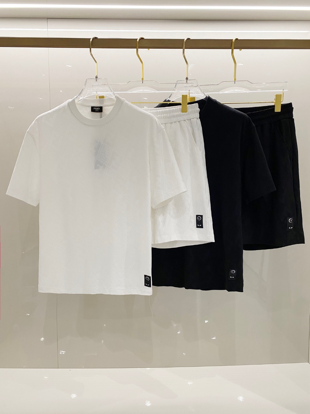 /套 芬迪 🆕 25/ss春夏新款棉质套装 完美提花标识 顶级五金+顶级面料定制 （一套不拆）
标准版型