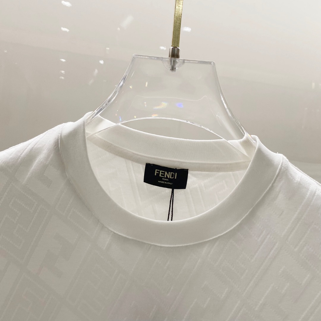 /套 芬迪 🆕 25/ss春夏新款棉质套装 完美提花标识 顶级五金+顶级面料定制 （一套不拆）
标准版型