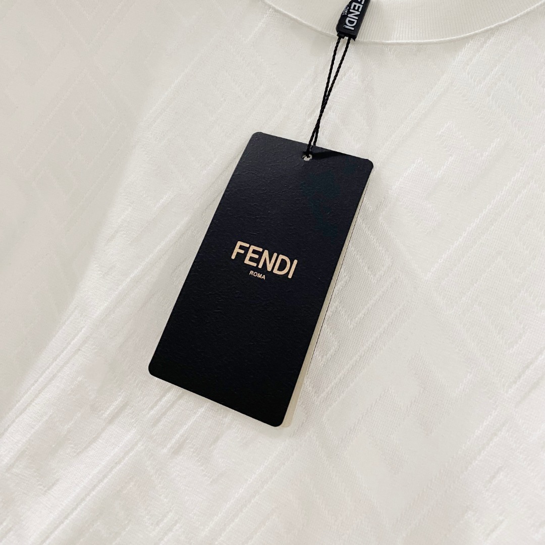 /套 芬迪 🆕 25/ss春夏新款棉质套装 完美提花标识 顶级五金+顶级面料定制 （一套不拆）
标准版型