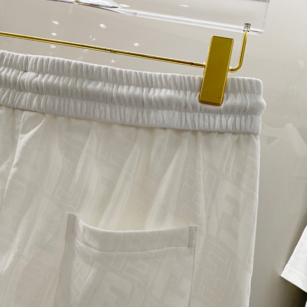 /套 芬迪 🆕 25/ss春夏新款棉质套装 完美提花标识 顶级五金+顶级面料定制 （一套不拆）
标准版型