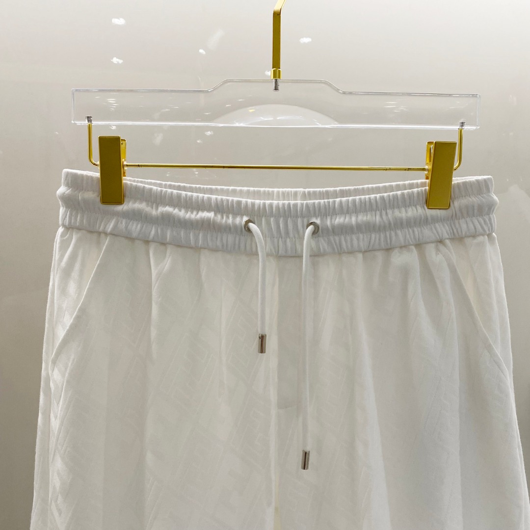 /套 芬迪 🆕 25/ss春夏新款棉质套装 完美提花标识 顶级五金+顶级面料定制 （一套不拆）
标准版型