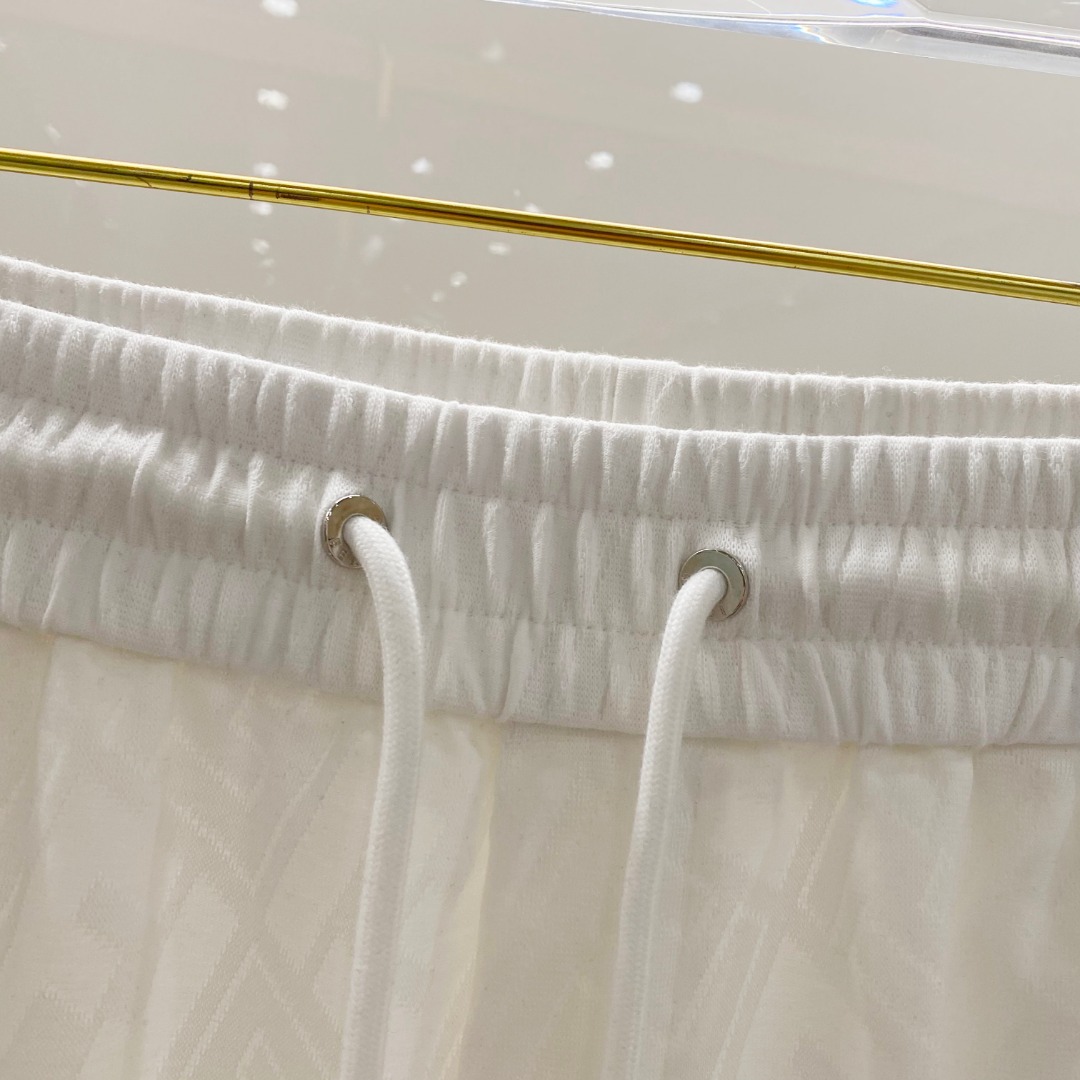 /套 芬迪 🆕 25/ss春夏新款棉质套装 完美提花标识 顶级五金+顶级面料定制 （一套不拆）
标准版型