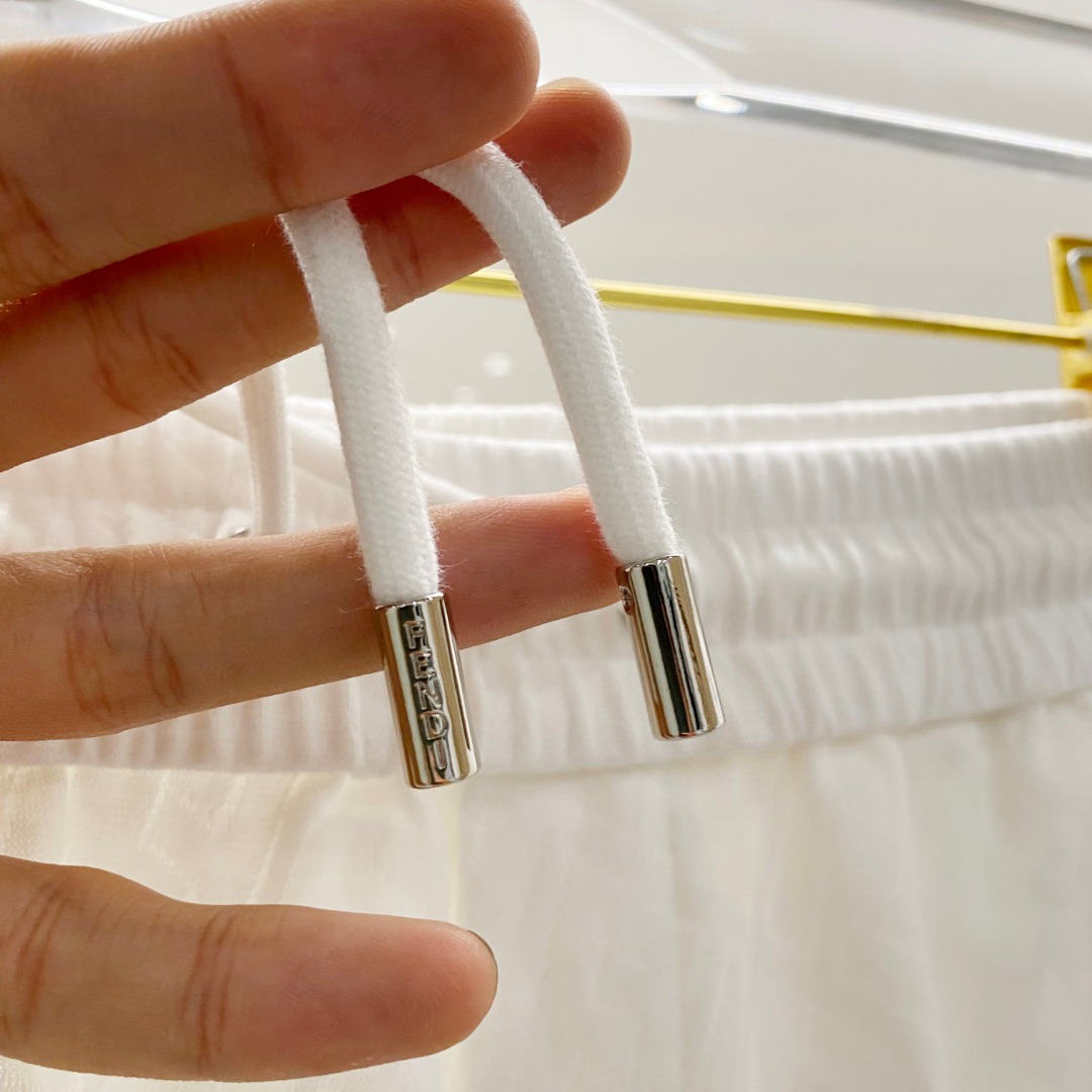 /套 芬迪 🆕 25/ss春夏新款棉质套装 完美提花标识 顶级五金+顶级面料定制 （一套不拆）
标准版型