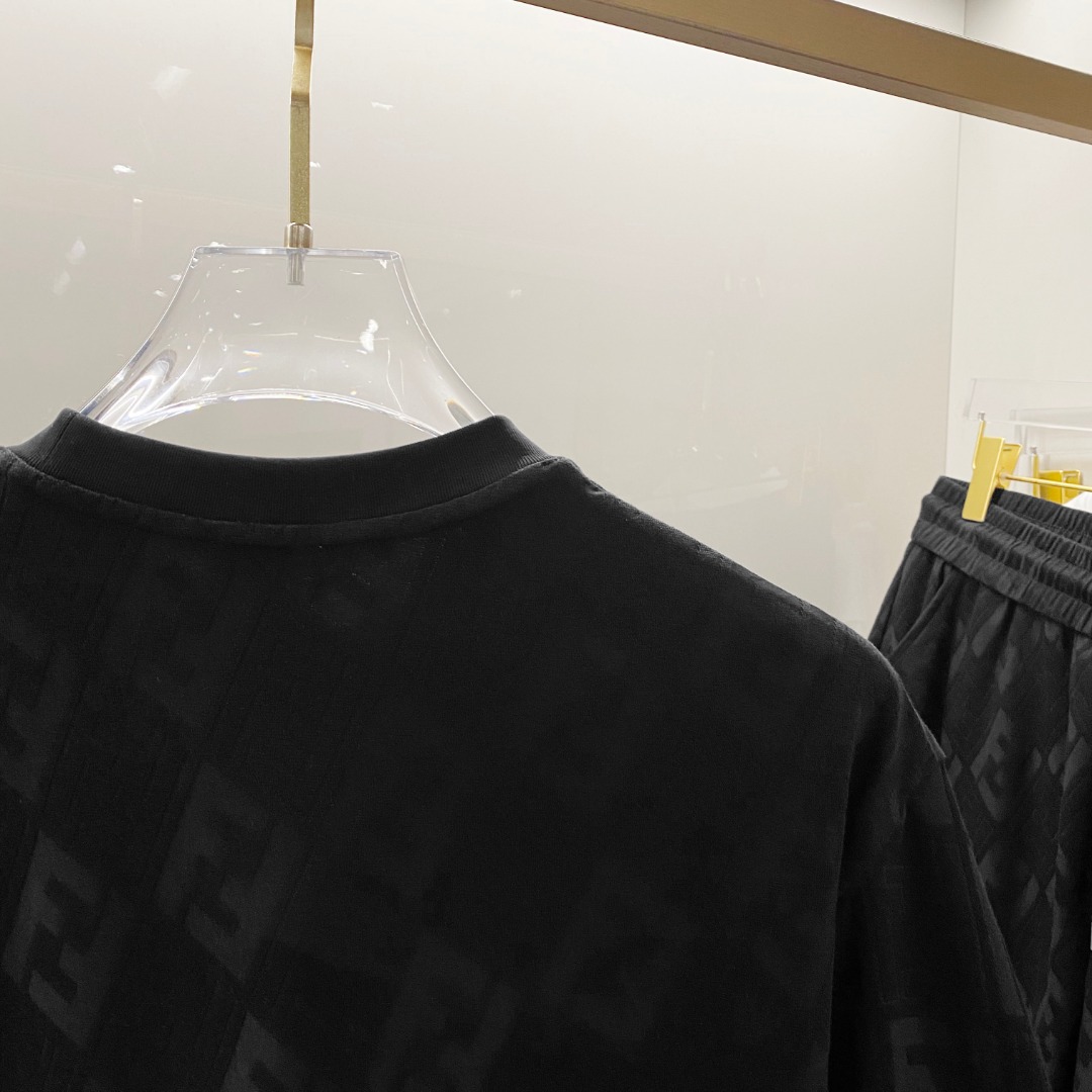 /套 芬迪 🆕 25/ss春夏新款棉质套装 完美提花标识 顶级五金+顶级面料定制 （一套不拆）
标准版型