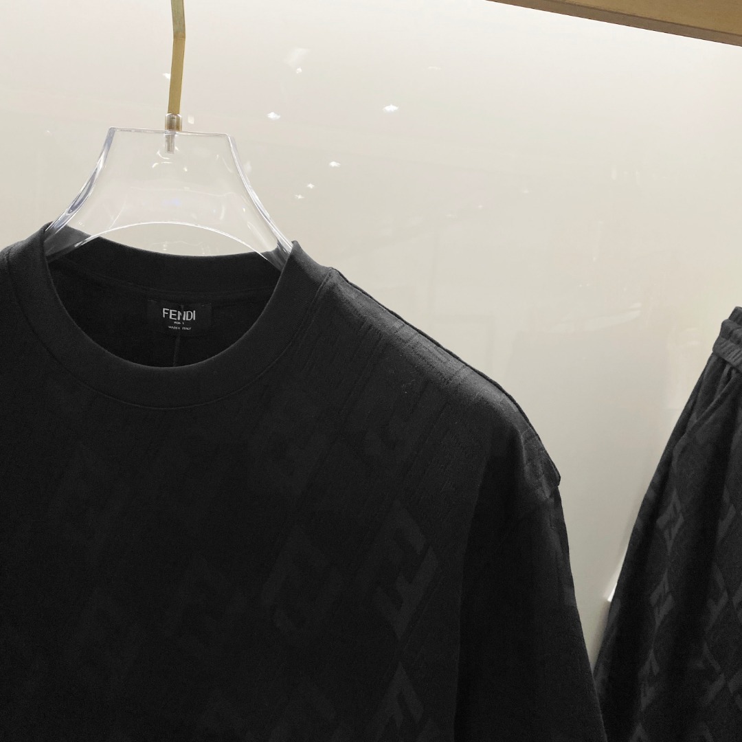 /套 芬迪 🆕 25/ss春夏新款棉质套装 完美提花标识 顶级五金+顶级面料定制 （一套不拆）
标准版型