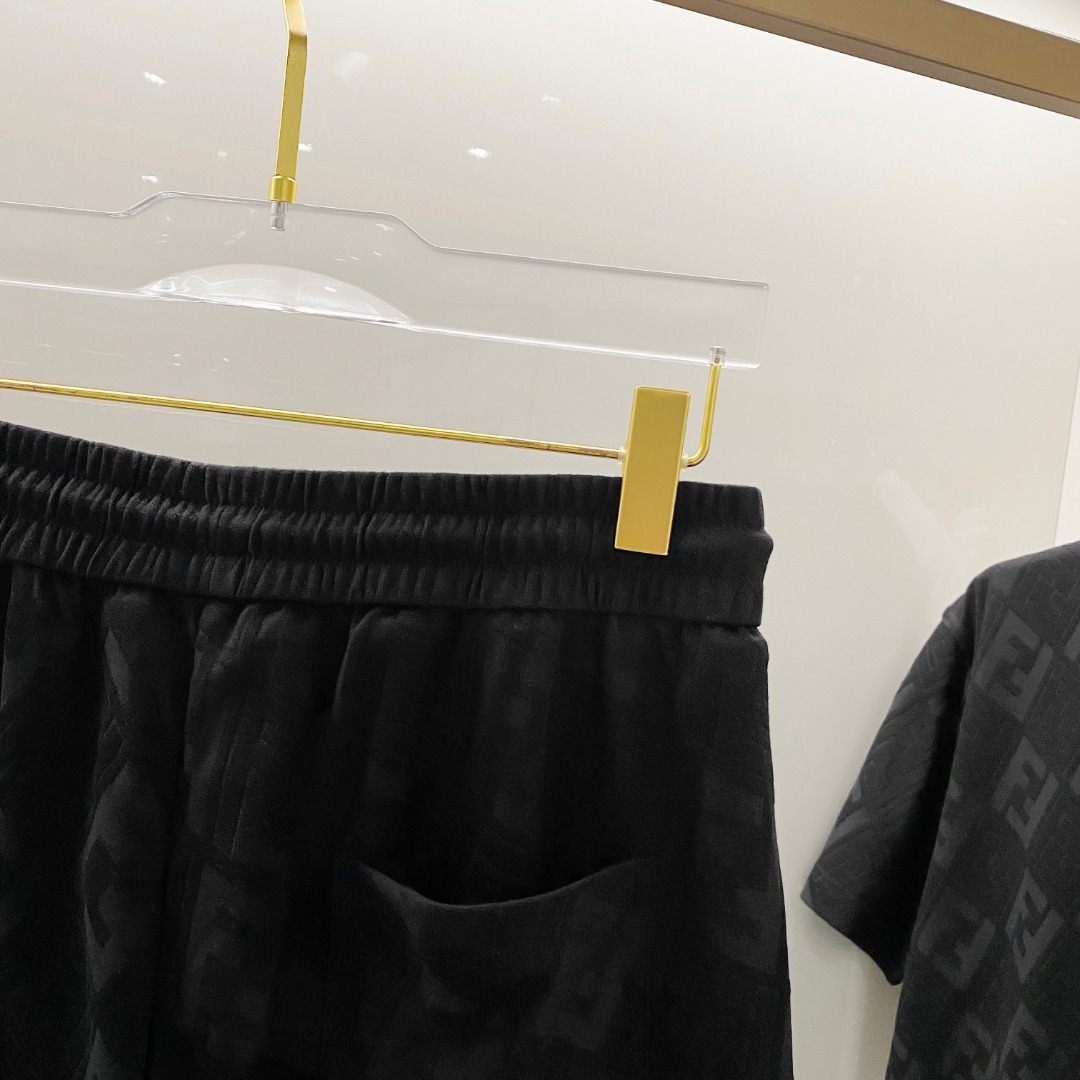 /套 芬迪 🆕 25/ss春夏新款棉质套装 完美提花标识 顶级五金+顶级面料定制 （一套不拆）
标准版型