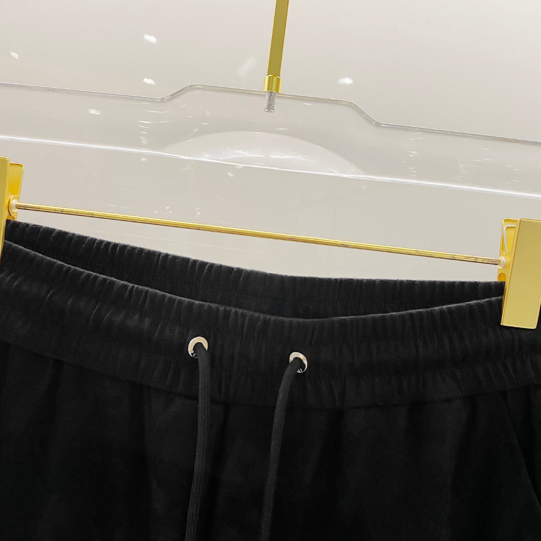 /套 芬迪 🆕 25/ss春夏新款棉质套装 完美提花标识 顶级五金+顶级面料定制 （一套不拆）
标准版型