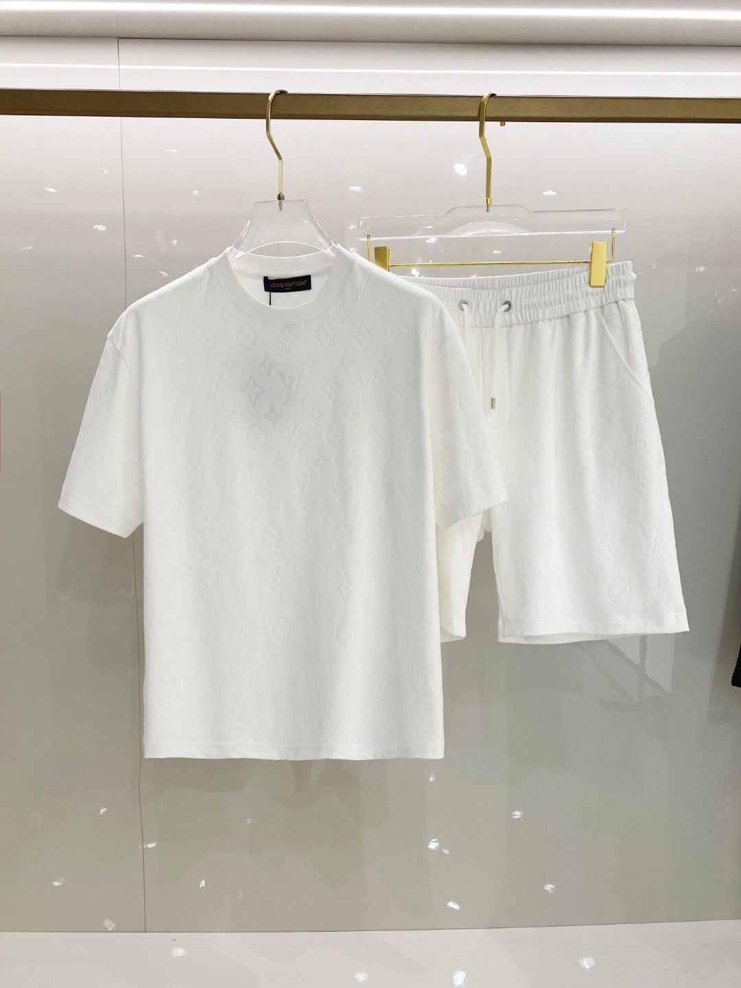 /套 LV 🆕 25/ss春夏新款棉质套装 完美提花标识 顶级五金+顶级面料定制 （一套不拆）
标准版型