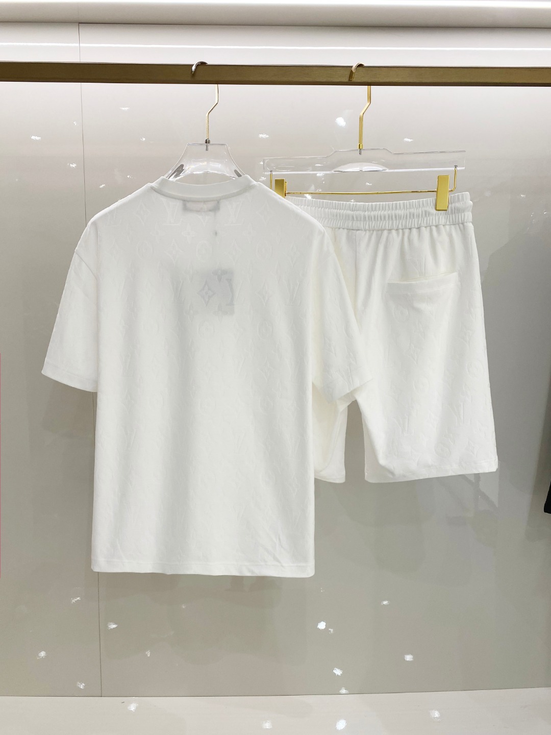 /套 LV 🆕 25/ss春夏新款棉质套装 完美提花标识 顶级五金+顶级面料定制 （一套不拆）
标准版型