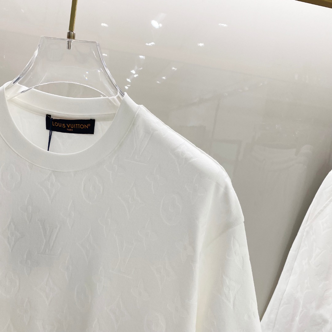 /套 LV 🆕 25/ss春夏新款棉质套装 完美提花标识 顶级五金+顶级面料定制 （一套不拆）
标准版型