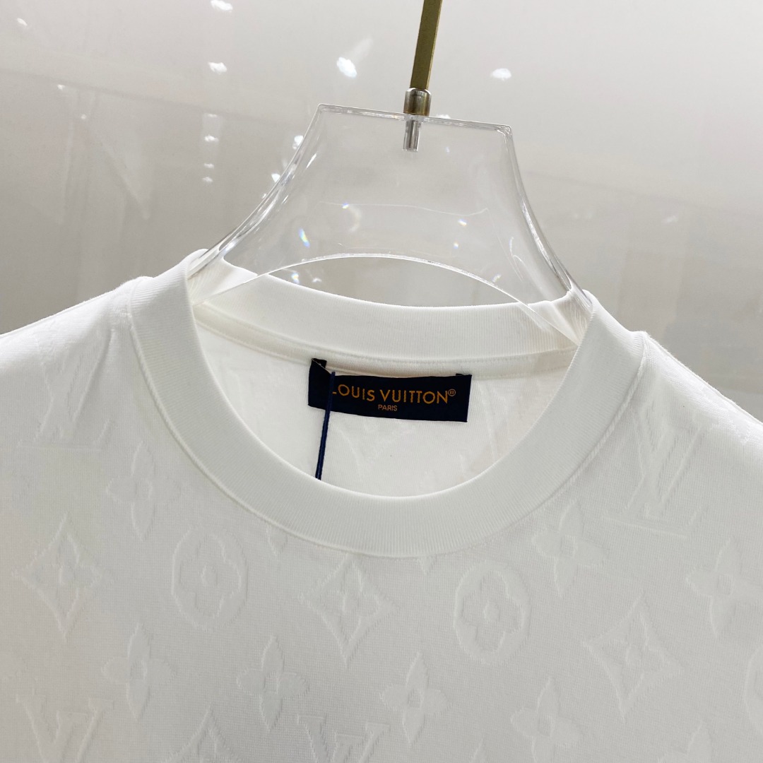 /套 LV 🆕 25/ss春夏新款棉质套装 完美提花标识 顶级五金+顶级面料定制 （一套不拆）
标准版型