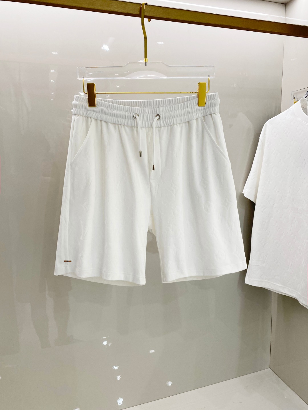 /套 LV 🆕 25/ss春夏新款棉质套装 完美提花标识 顶级五金+顶级面料定制 （一套不拆）
标准版型