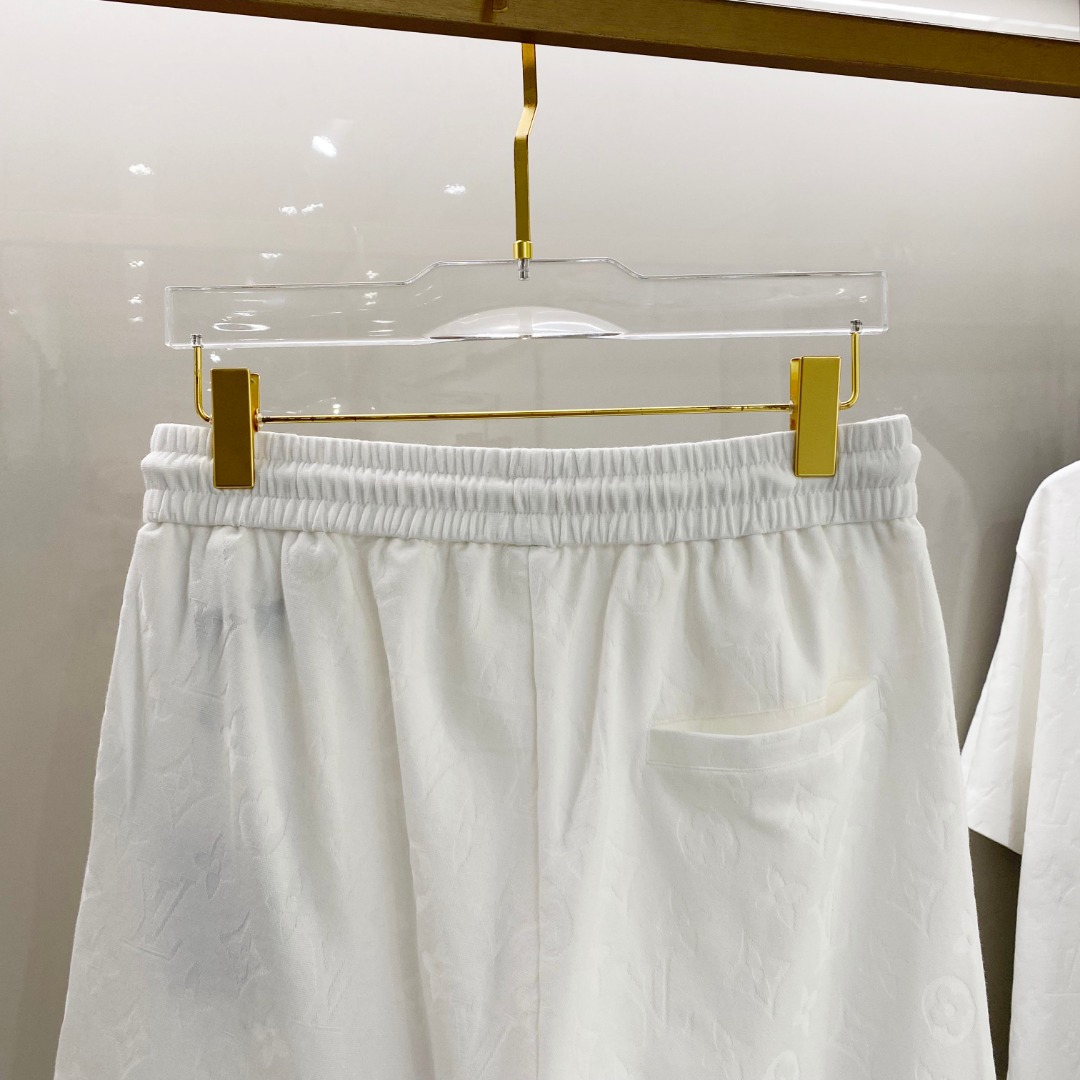 /套 LV 🆕 25/ss春夏新款棉质套装 完美提花标识 顶级五金+顶级面料定制 （一套不拆）
标准版型