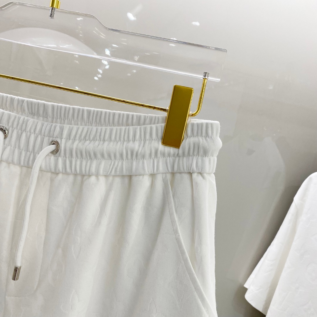 /套 LV 🆕 25/ss春夏新款棉质套装 完美提花标识 顶级五金+顶级面料定制 （一套不拆）
标准版型