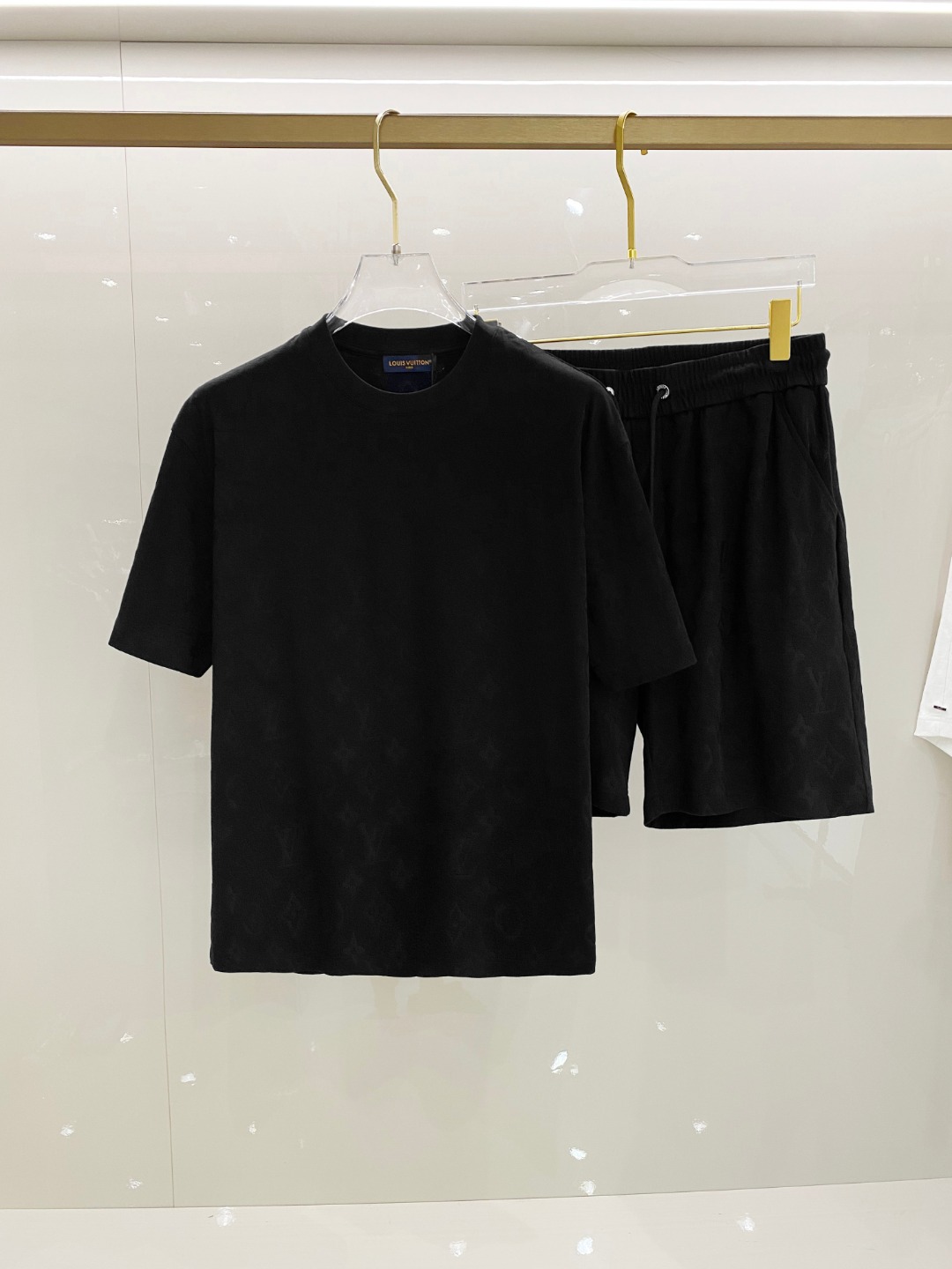 /套 LV 🆕 25/ss春夏新款棉质套装 完美提花标识 顶级五金+顶级面料定制 （一套不拆）
标准版型