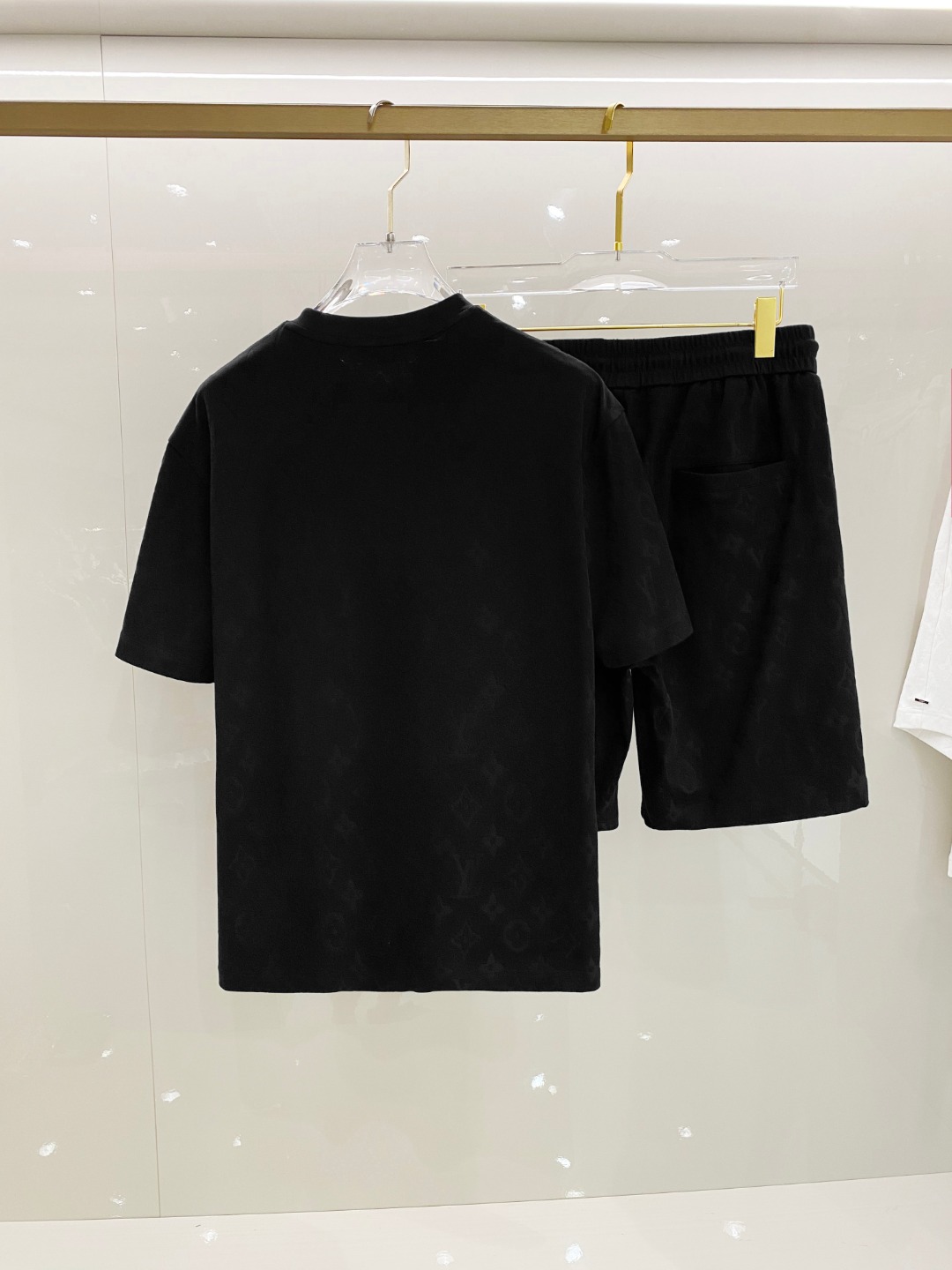 /套 LV 🆕 25/ss春夏新款棉质套装 完美提花标识 顶级五金+顶级面料定制 （一套不拆）
标准版型