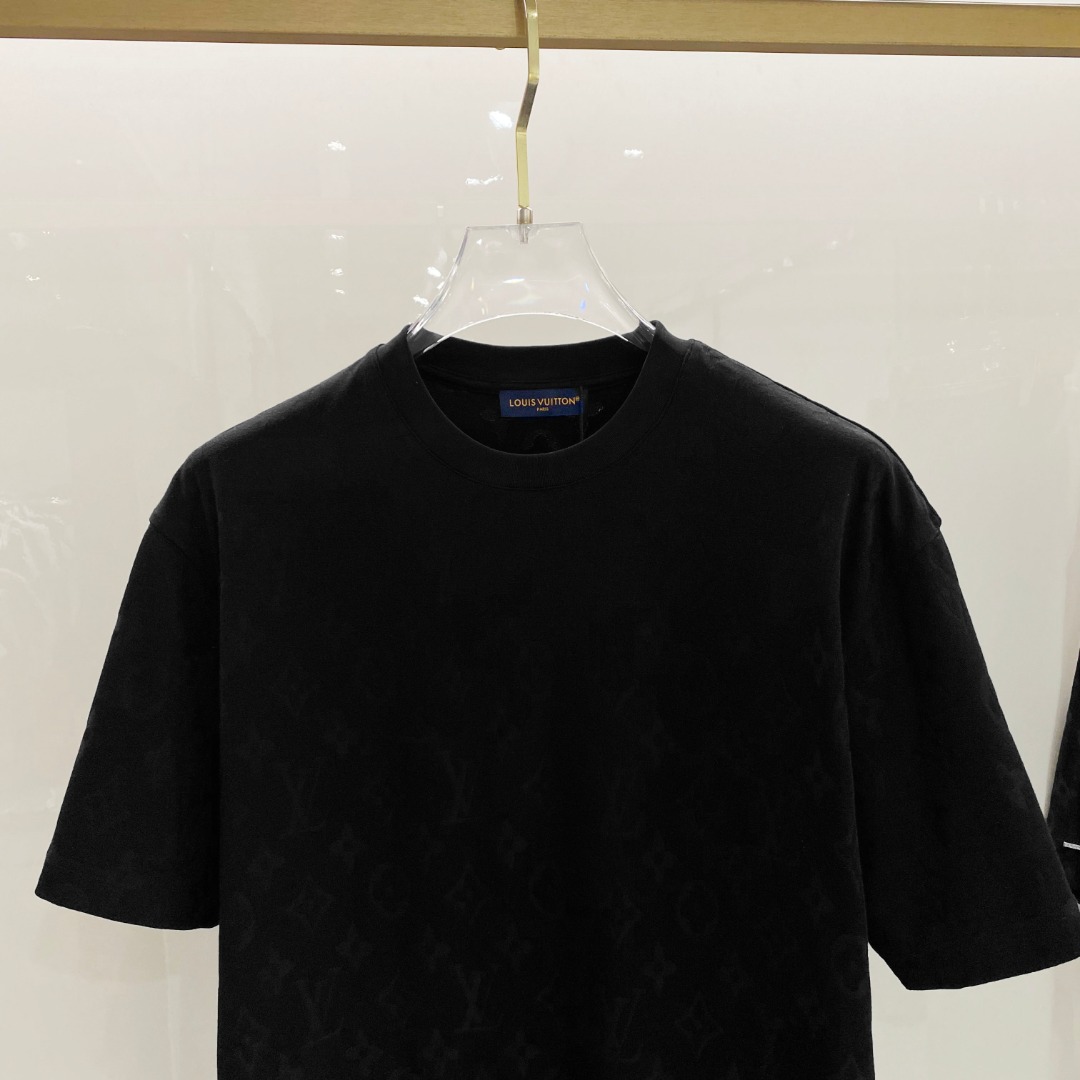 /套 LV 🆕 25/ss春夏新款棉质套装 完美提花标识 顶级五金+顶级面料定制 （一套不拆）
标准版型