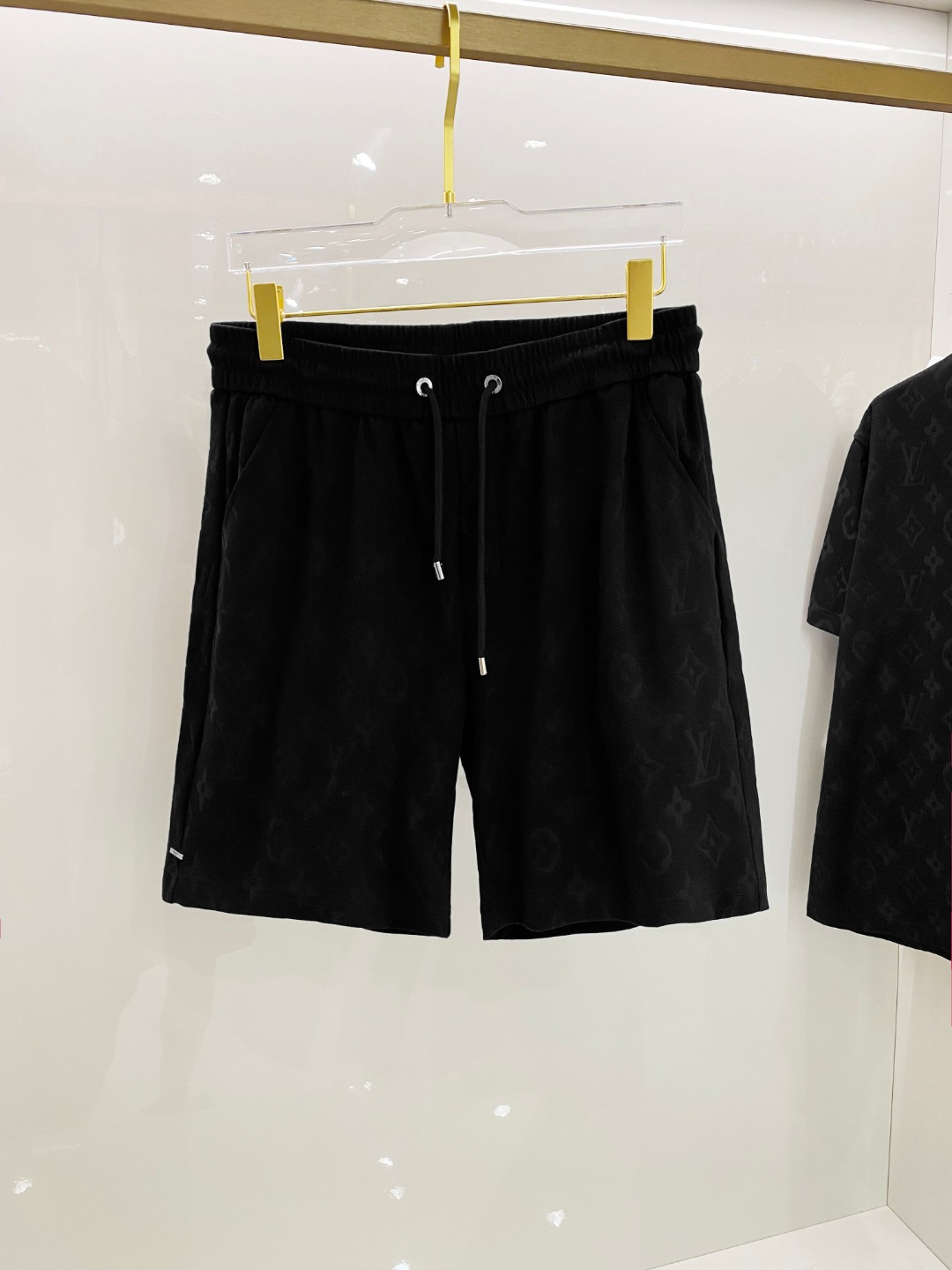 NO:512741,/Set LV 25/ss Spring and Summer New Cotton Set Perfect Jacquard Logo Top Hardware + Top Fabric Customization (One Set Not Disassembled) Standard Style Black White Two Colors Men and Women Same Model Number M L XL XXL XXXL,,louis vuitton,alexander wang19860909/套 LV 25/ss春夏新款棉质套装 完美提花标识 顶级五金+顶级面料定制（一套不拆） 标准版型 黑 白 两色 男女同款 码数M L XL XXL XXXL,,louis vuitton,alexander wang,Men's clothing