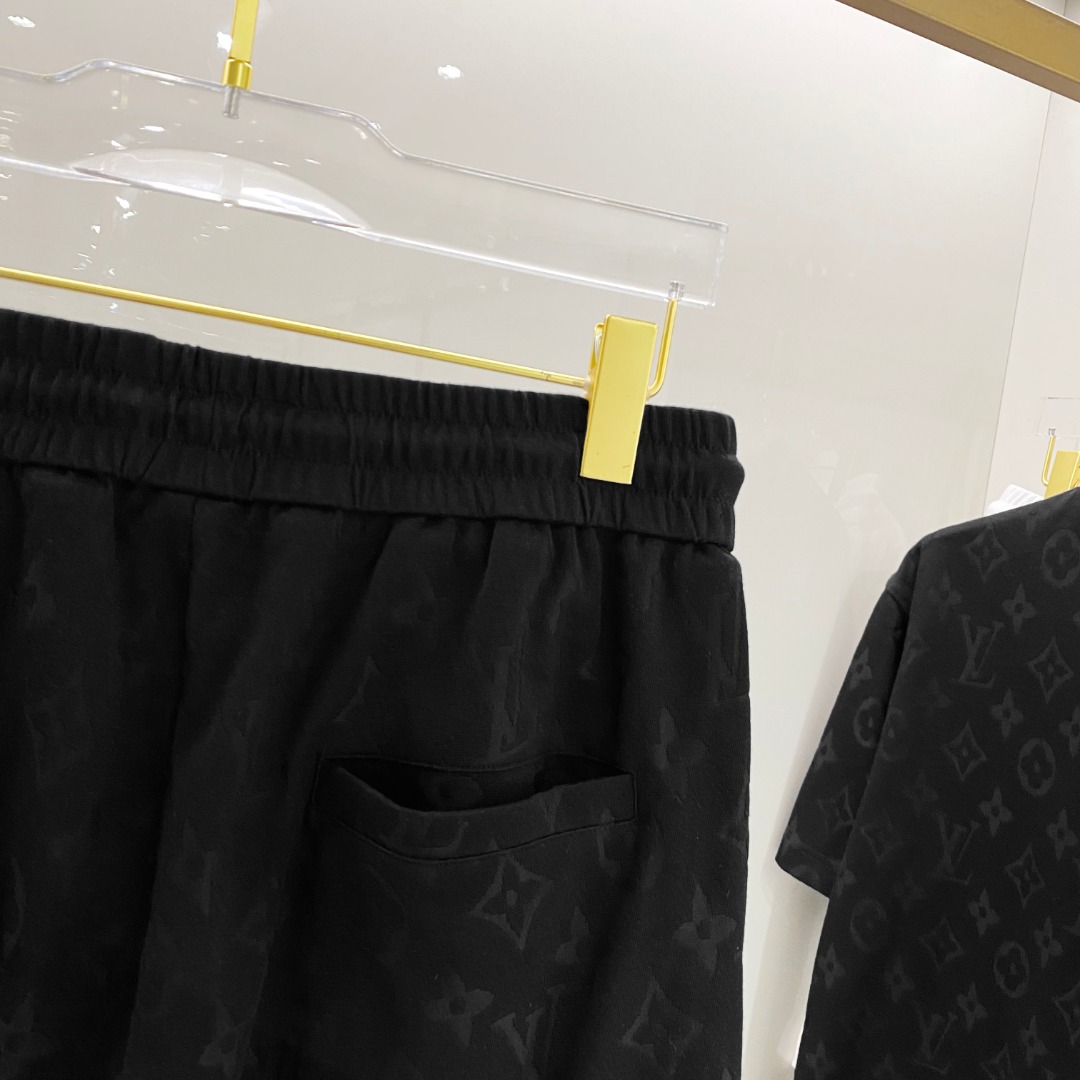 /套 LV 🆕 25/ss春夏新款棉质套装 完美提花标识 顶级五金+顶级面料定制 （一套不拆）
标准版型