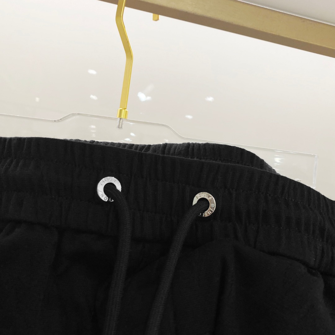 /套 LV 🆕 25/ss春夏新款棉质套装 完美提花标识 顶级五金+顶级面料定制 （一套不拆）
标准版型