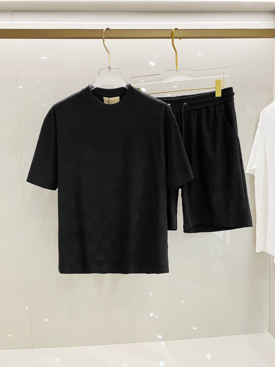 NO:512744,/Set Guchi 25/ss Spring and Summer New Cotton Set Perfect Jacquard Logo Top Hardware + Top Fabric Customization (One Set Not Disassembled) Standard Style Black White Two Colors Men and Women Same Model Number M L XL XXL XXXL XXXL,,alexander wang19860909/套 古奇 25/ss春夏新款棉质套装 完美提花标识 顶级五金+顶级面料定制（一套不拆） 标准版型 黑 白 两色 男女同款 码数M L XL XXL XXXL,,alexander wang,Men's clothing