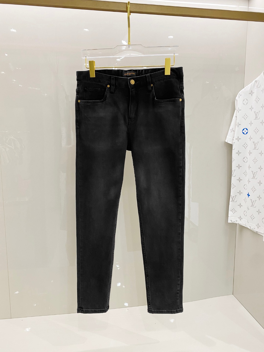 NO:521486,LV 2025 autumn and winter new men's casual jeans, top quality!  Channel orders are sold simultaneously on the official website!  !  Original customized denim cotton material!  Suitable for casual/formal outfits ~ the best for daily commuting!  !  Size 29-38 (no 3537), louis vuitton, jeans, alexander wang19860909LV 2025秋冬新款男士休闲牛仔裤,顶级品质！渠道订单,官网同步出售！！原厂订制牛仔全棉材质！适合休闲/正装各种搭配～日常通勤的极品！！尺码29-38（没3537）,,louis vuitton,jeans,alexander wang,Men's clothing