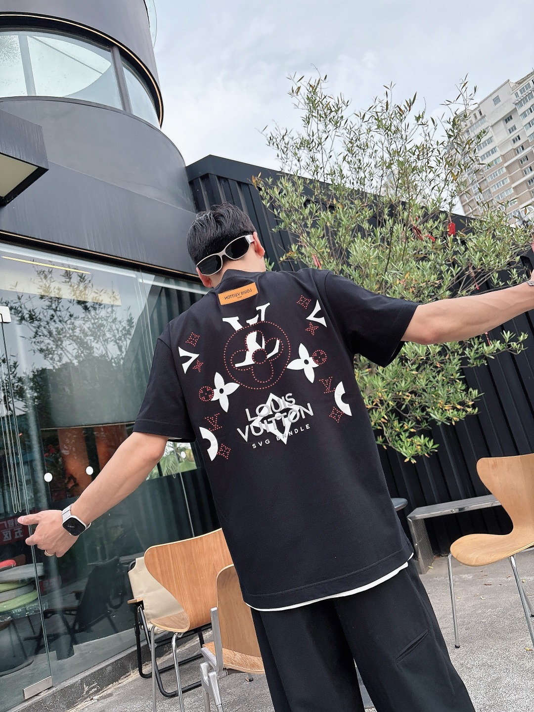  LV 2025春夏新款男女同款👫短袖T恤，！定制专属纯棉面料，定制原版工艺螺纹，胸前重工字母logo工