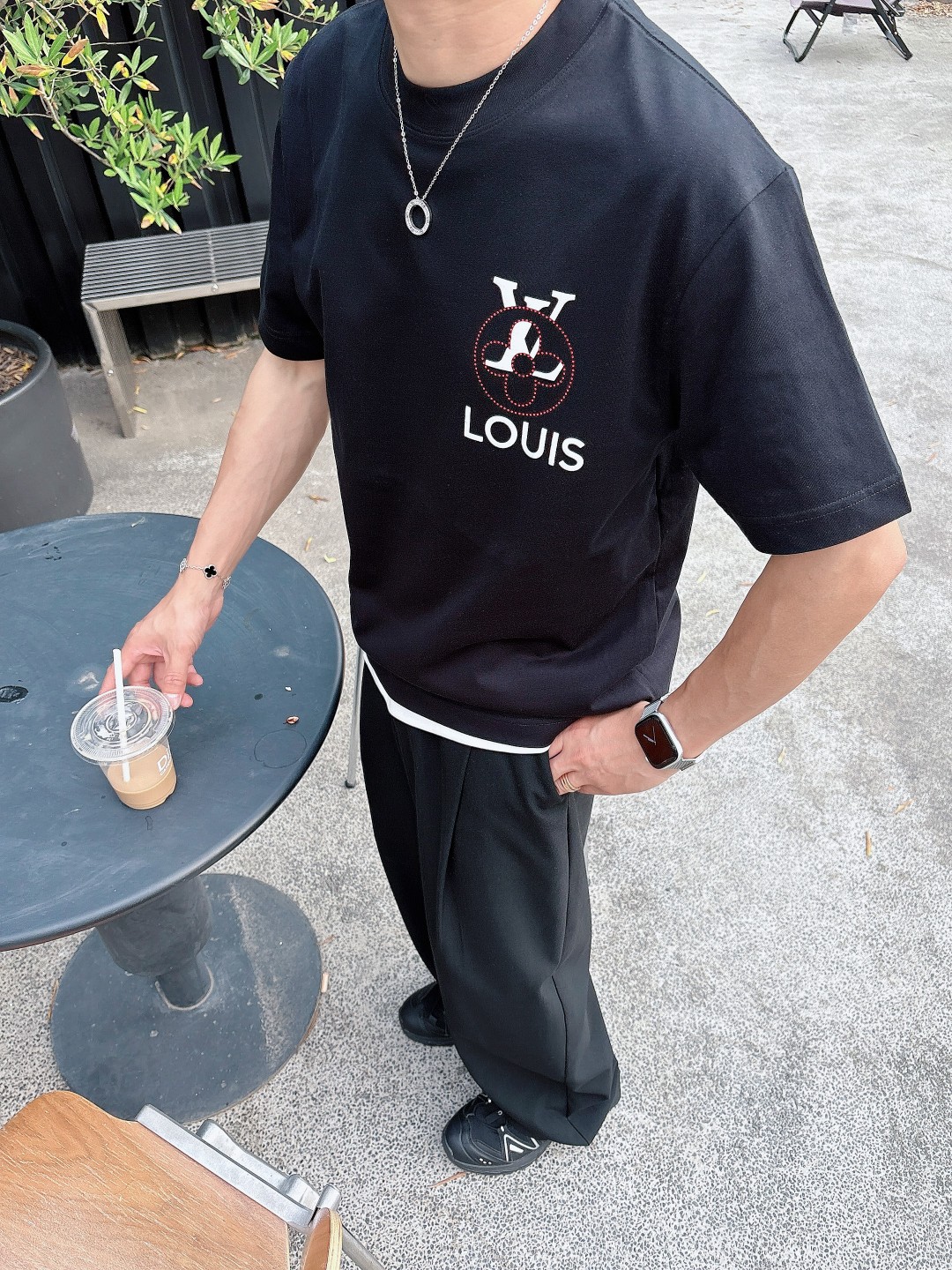  LV 2025春夏新款男女同款👫短袖T恤，！定制专属纯棉面料，定制原版工艺螺纹，胸前重工字母logo工