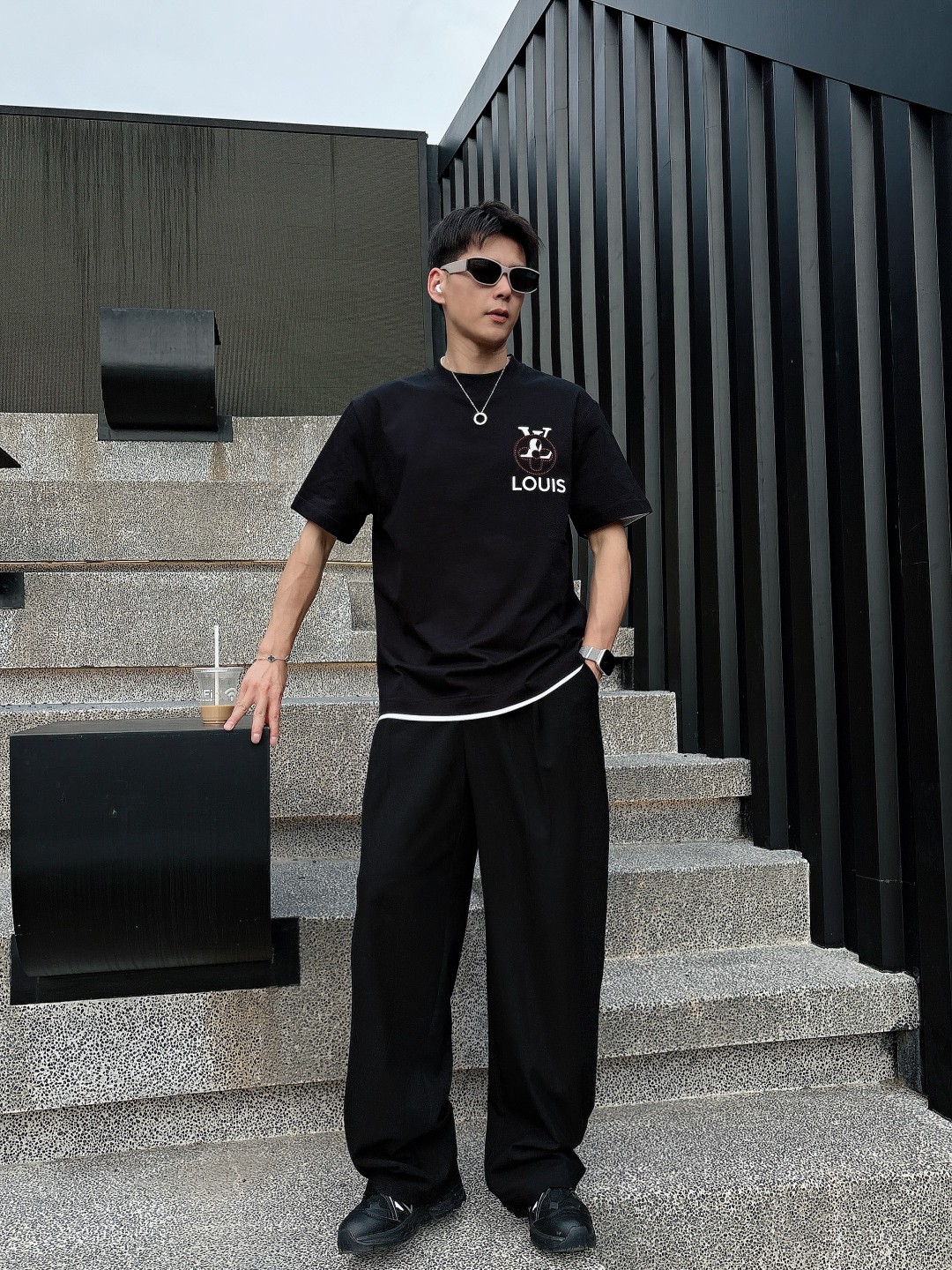  LV 2025春夏新款男女同款👫短袖T恤，！定制专属纯棉面料，定制原版工艺螺纹，胸前重工字母logo工