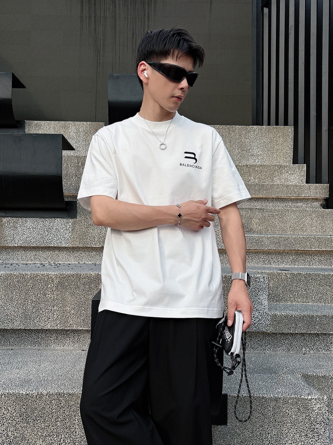  巴黎世家 2025春夏新款男女同款👫短袖T恤，！定制专属纯棉面料，定制原版工艺螺纹，胸前重工字母log