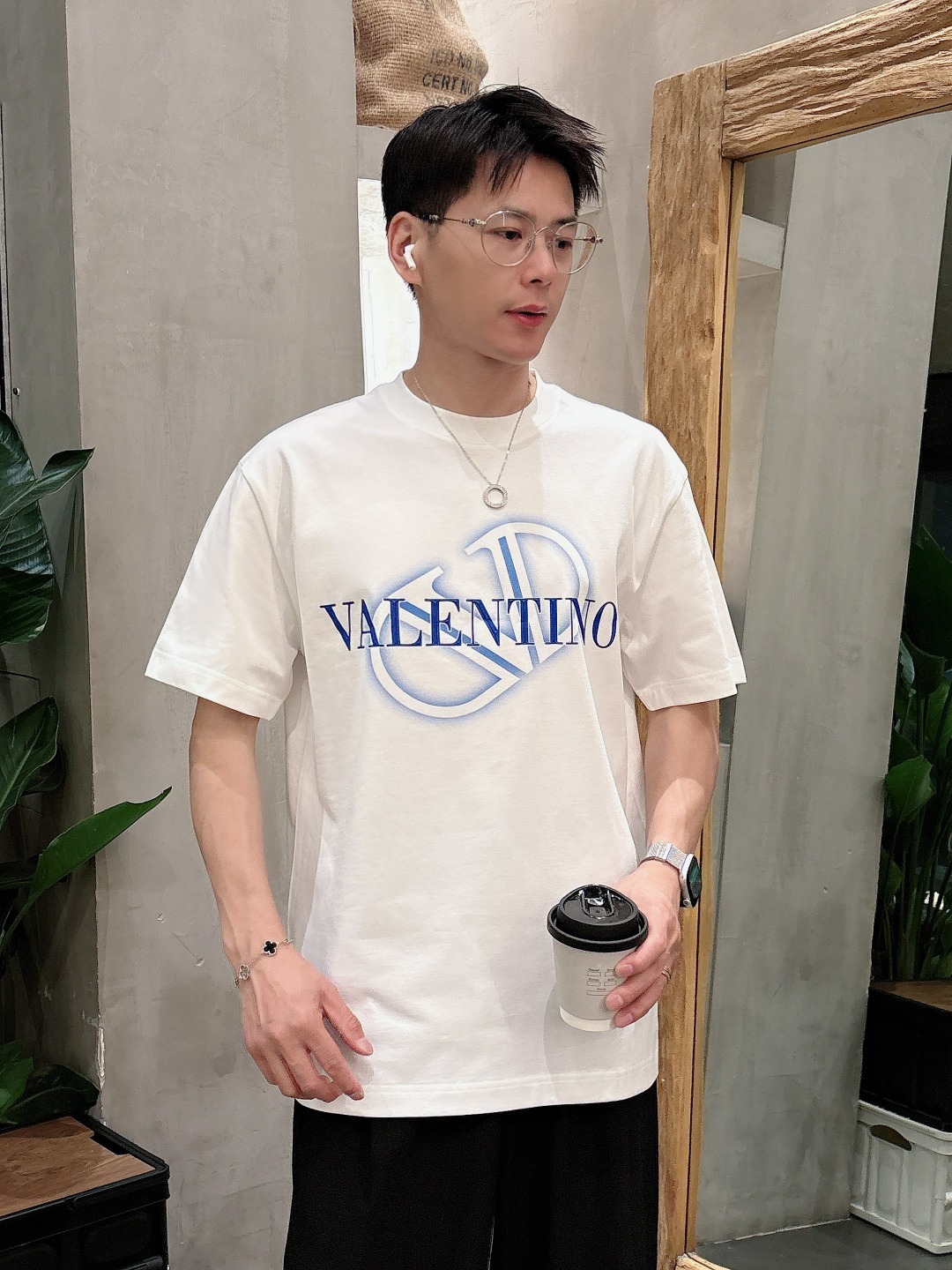 华伦天奴 2025春夏新款男女同款👫短袖T恤,!定制专属纯棉面料,定制原版工艺螺纹,胸前重工字母log