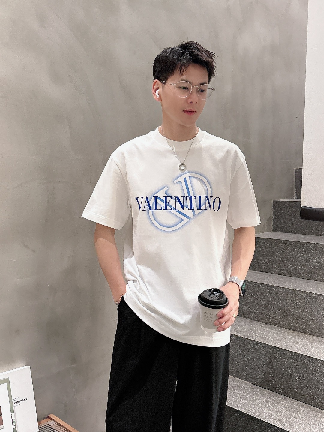 华伦天奴 2025春夏新款男女同款👫短袖T恤,!定制专属纯棉面料,定制原版工艺螺纹,胸前重工字母log