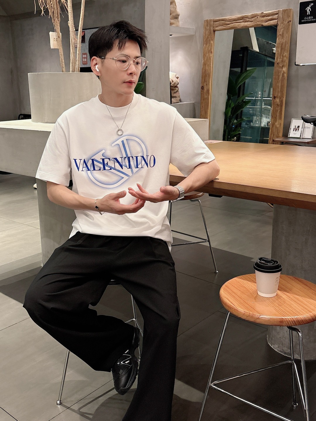 华伦天奴 2025春夏新款男女同款👫短袖T恤,!定制专属纯棉面料,定制原版工艺螺纹,胸前重工字母log