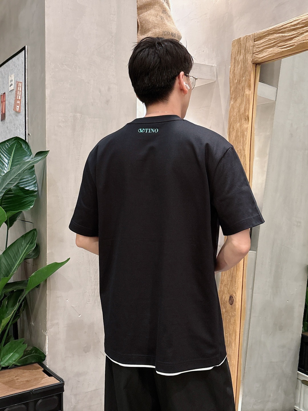 华伦天奴 2025春夏新款男女同款👫短袖T恤,!定制专属纯棉面料,定制原版工艺螺纹,胸前重工字母log